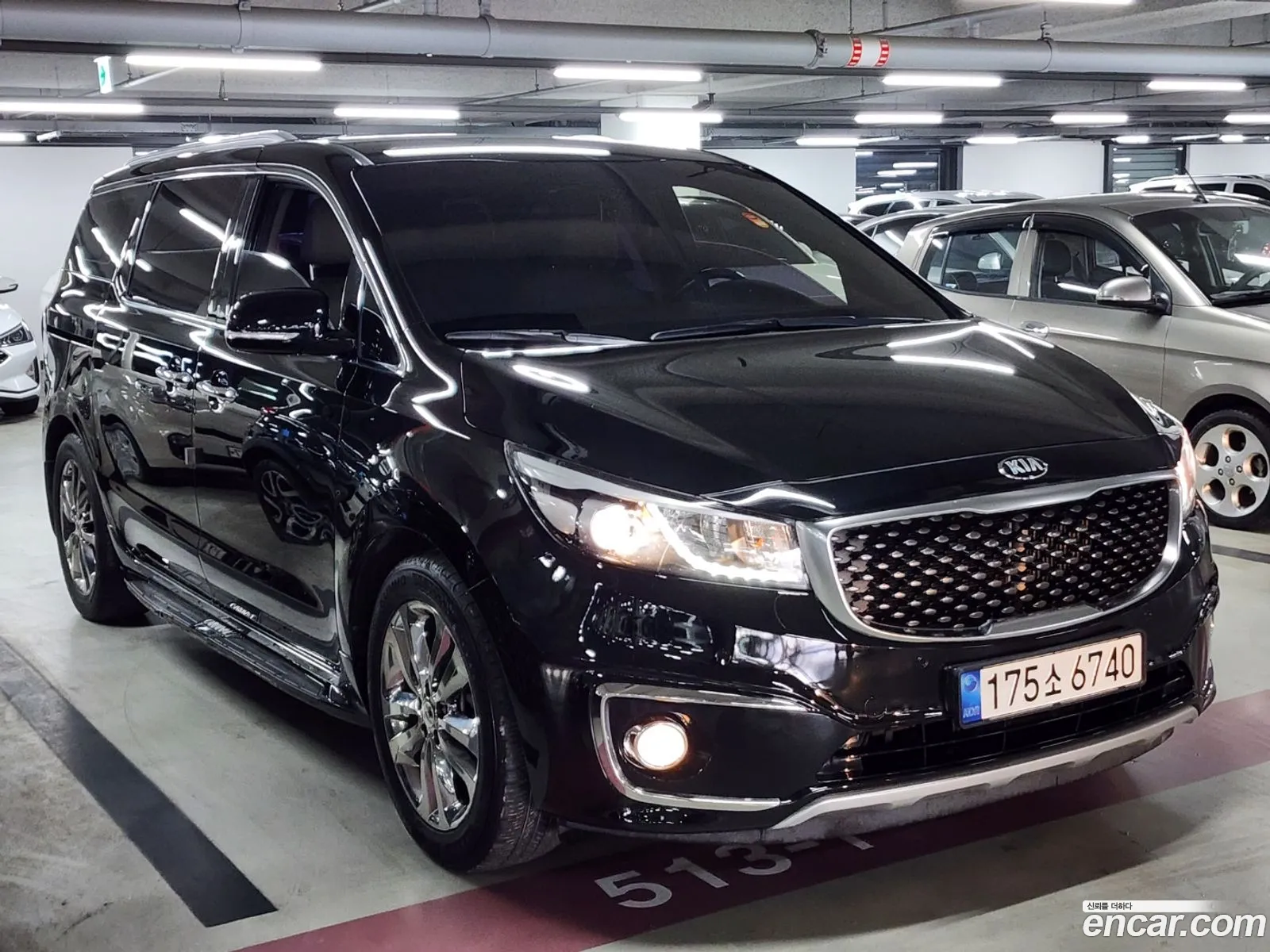 Kia Carnival 7-Seater Limousine 2018 - фотография 12620907