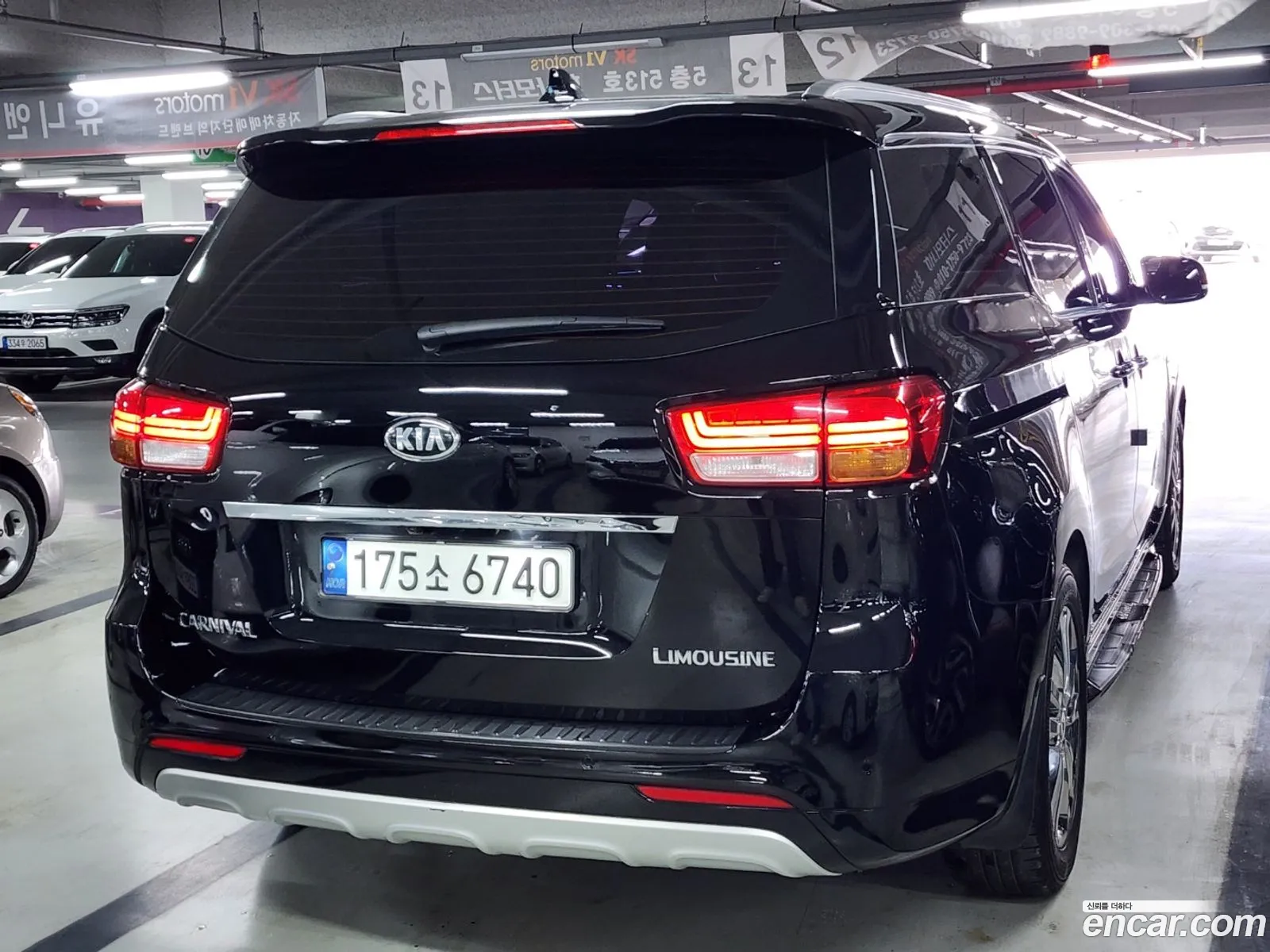 Kia Carnival 7-Seater Limousine 2018 - фотография 12620908