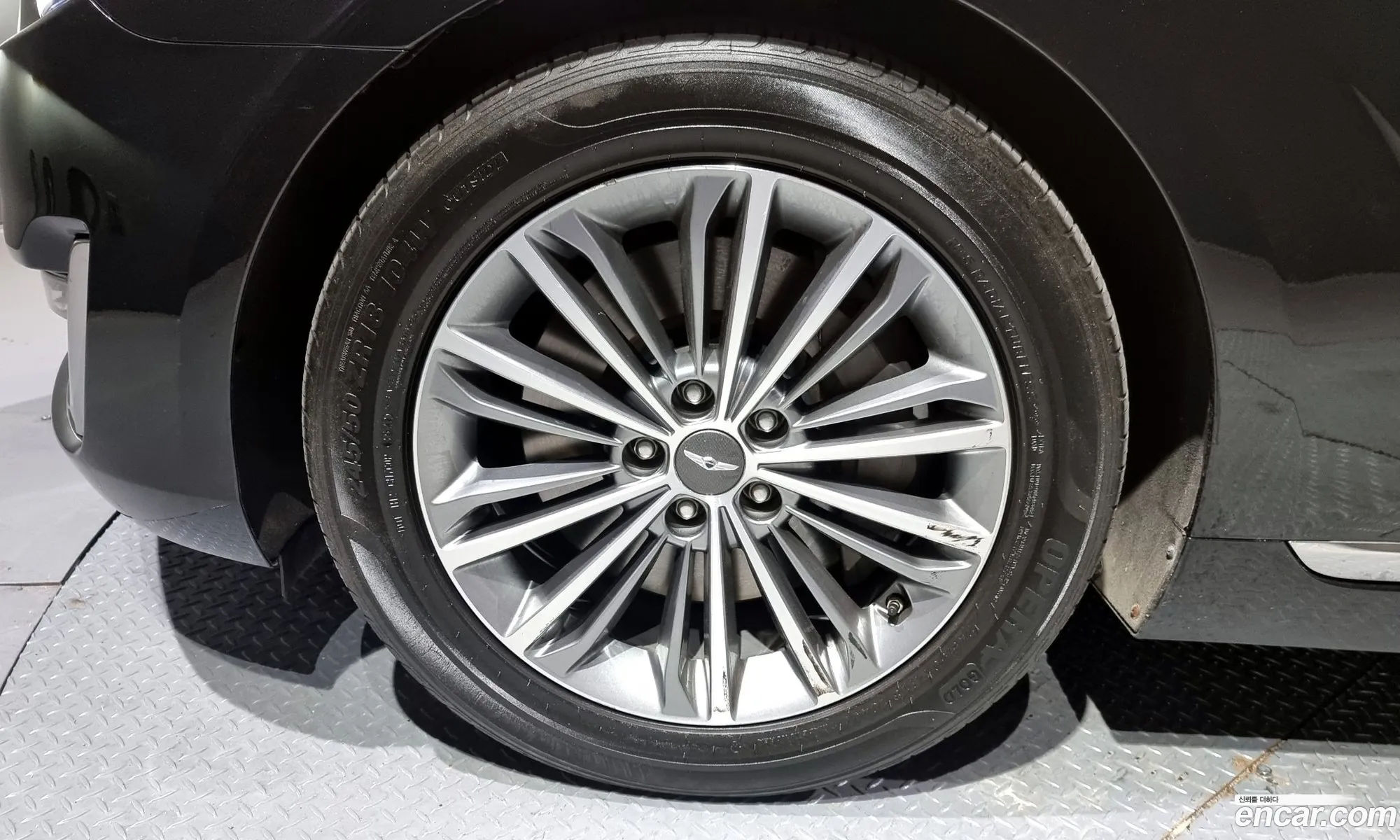 Genesis G90 I 33 T-Gdi Awd 2016 - фотография 13583248