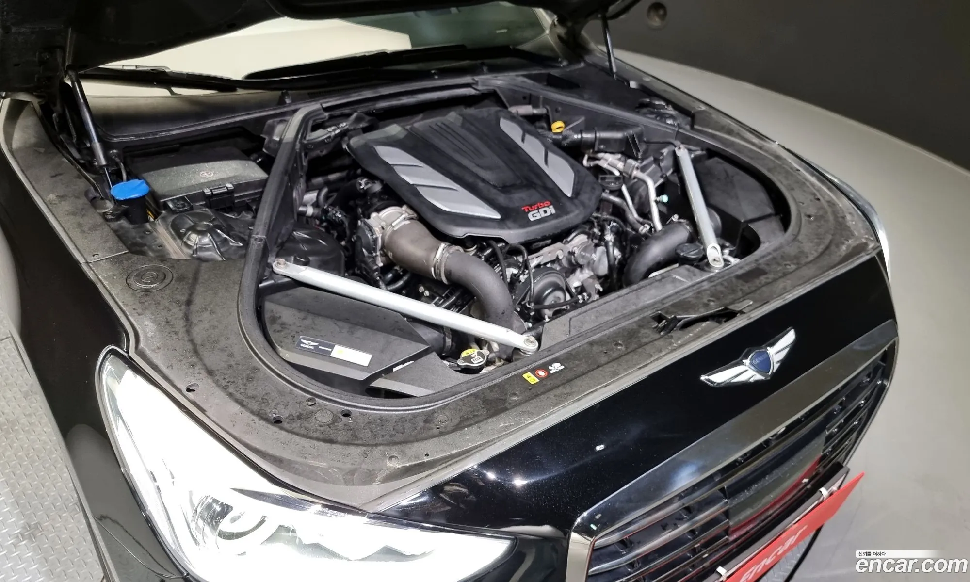 Genesis G90 I 33 T-Gdi Awd 2016 - фотография 13583249