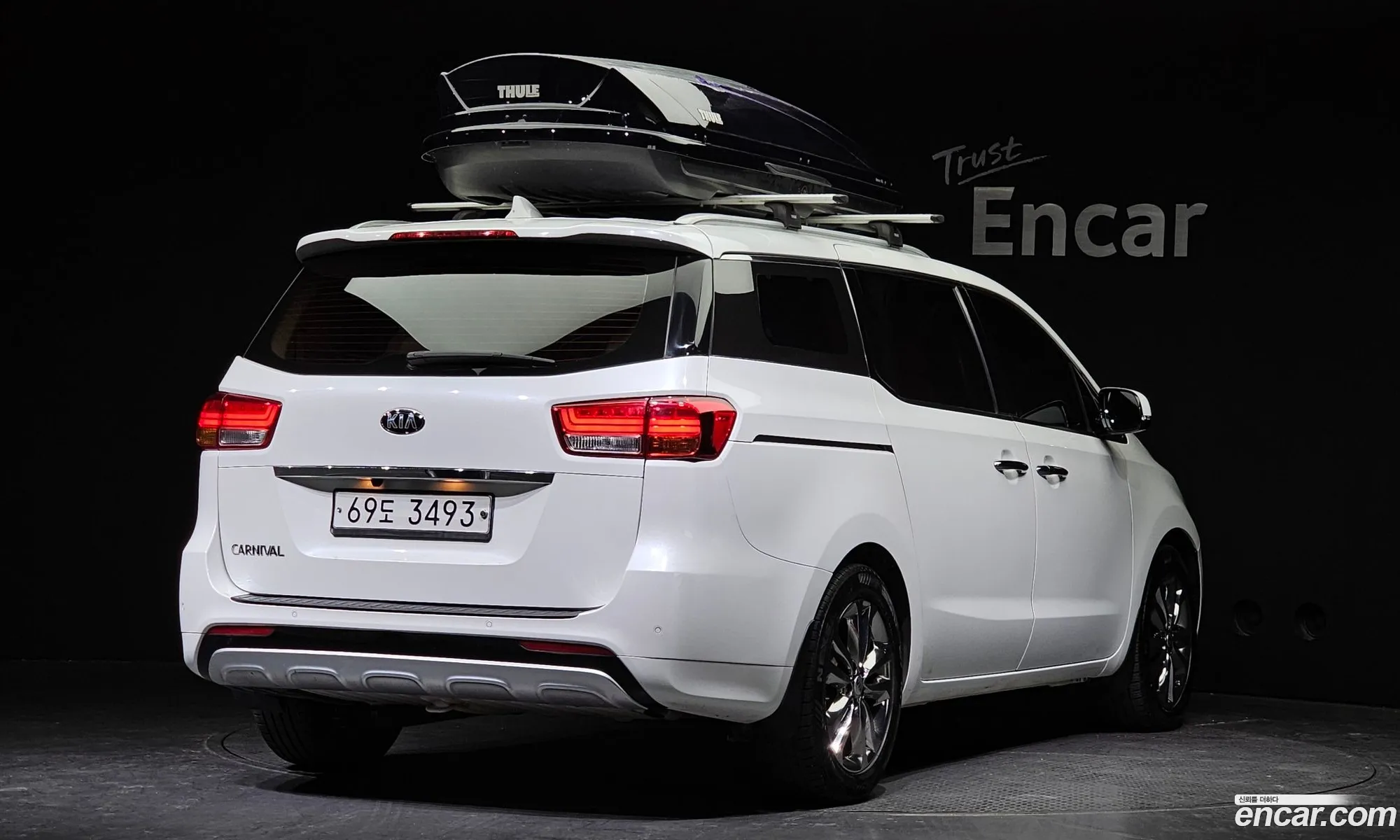 Kia Carnival 9-Seater Prestige 2018 - фотография 11823575
