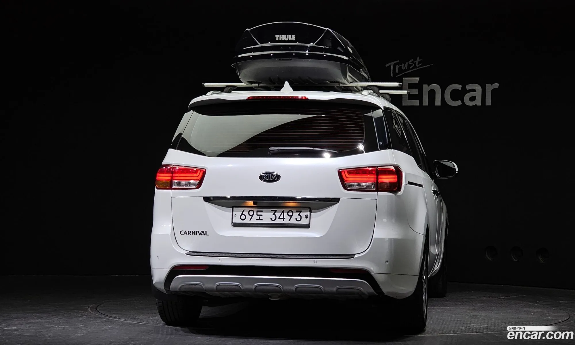Kia Carnival 9-Seater Prestige 2018 - фотография 11823577