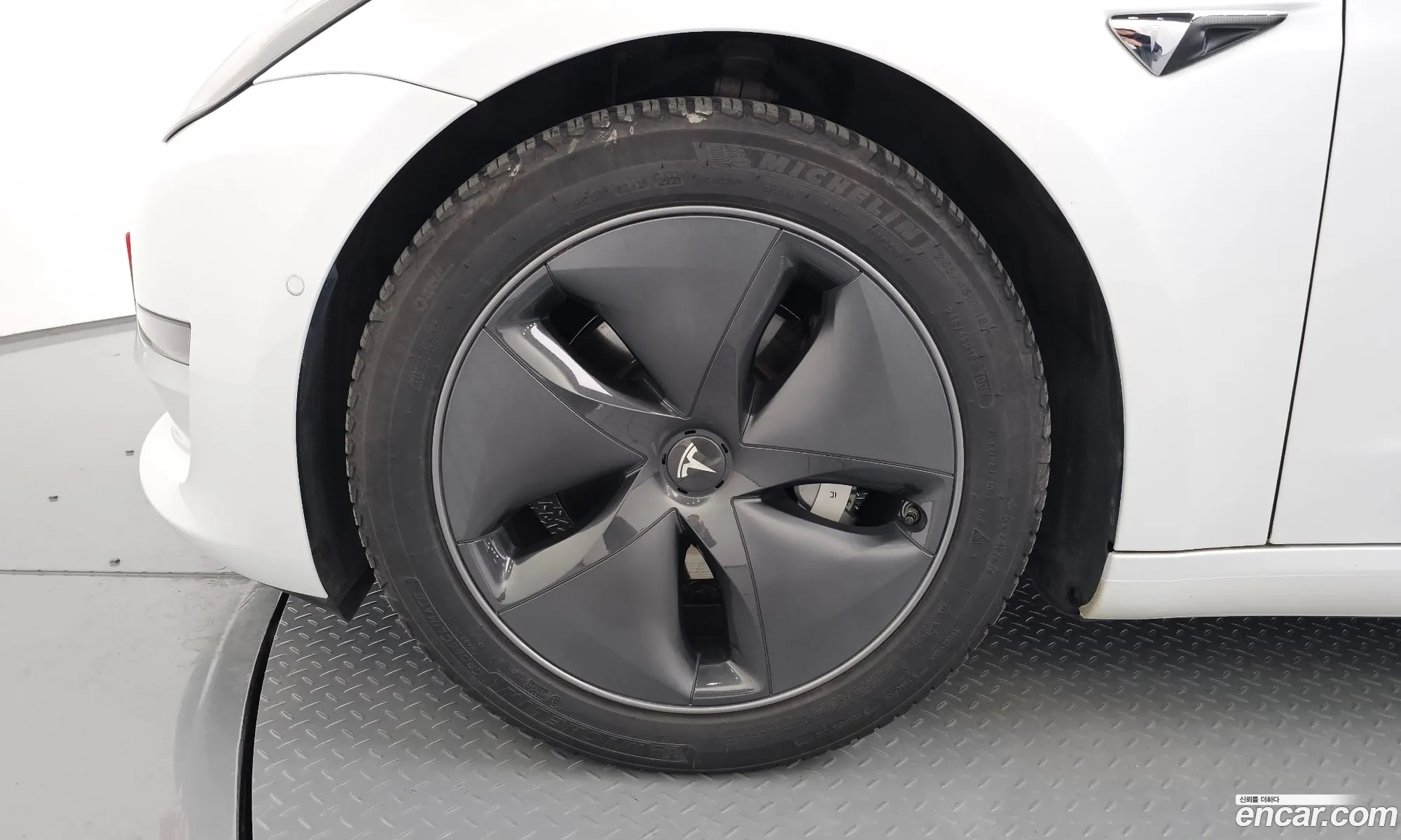 Tesla Model 3 I Long Range 2020 - фотография 3727397