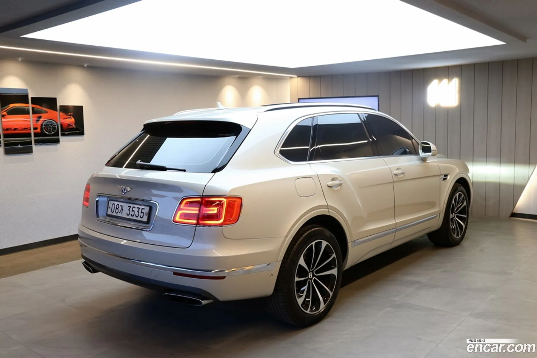 Bentley Bentayga I 60W12 2017 - фотография 14481820