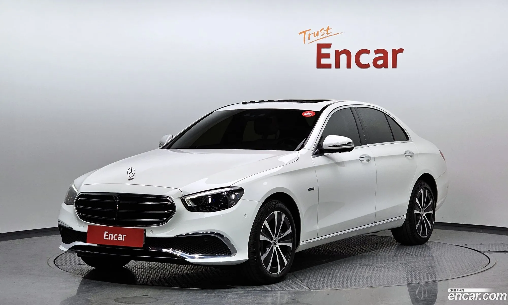 Mercedes E-Class W213 E300E 4Matic Exclusive - фотография 12015518
