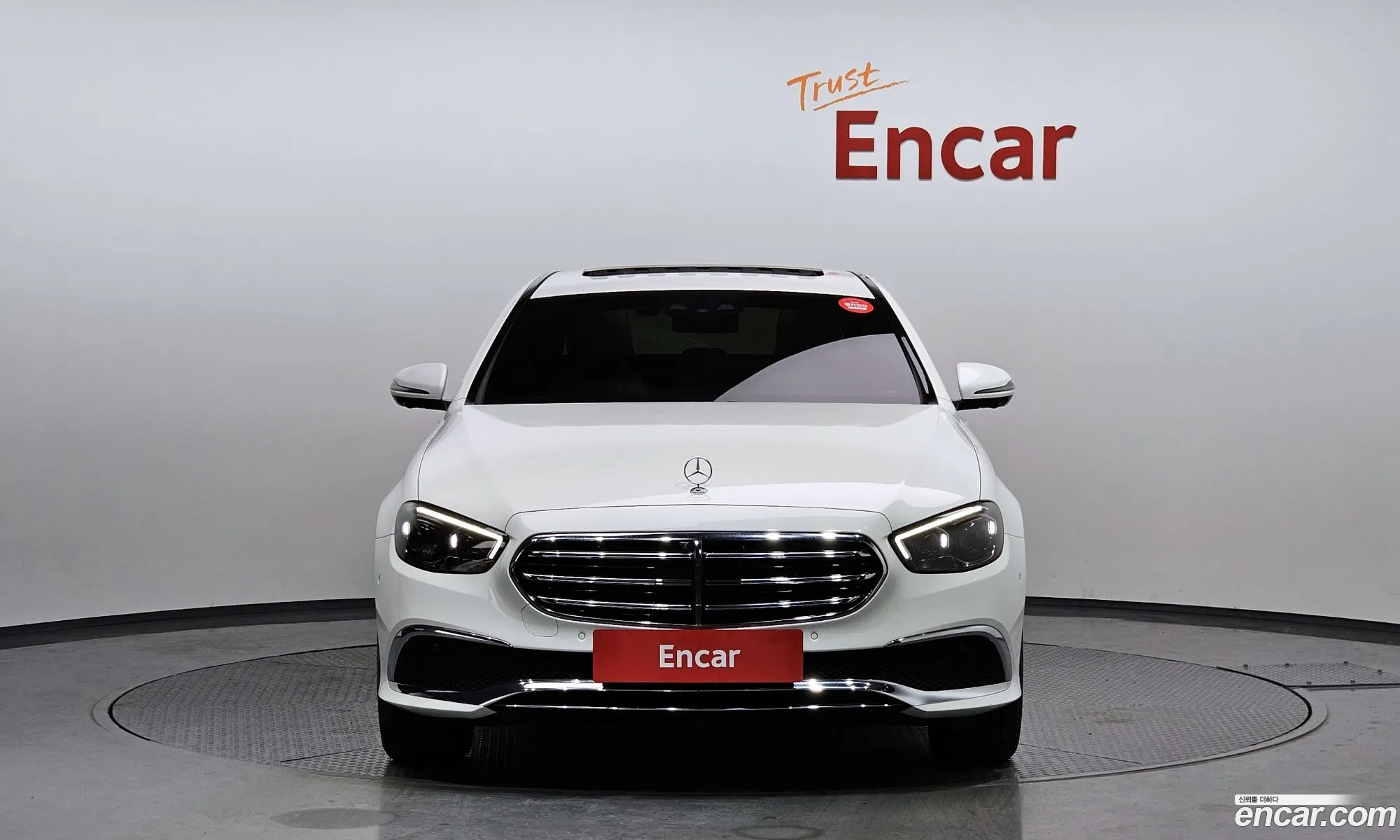 Mercedes E-Class W213 E300E 4Matic Exclusive - фотография 12015520