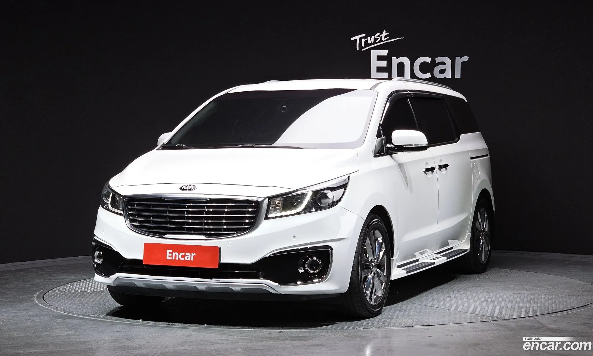 Kia Carnival 9-Seater Prestige 2018 - фотография 12277918