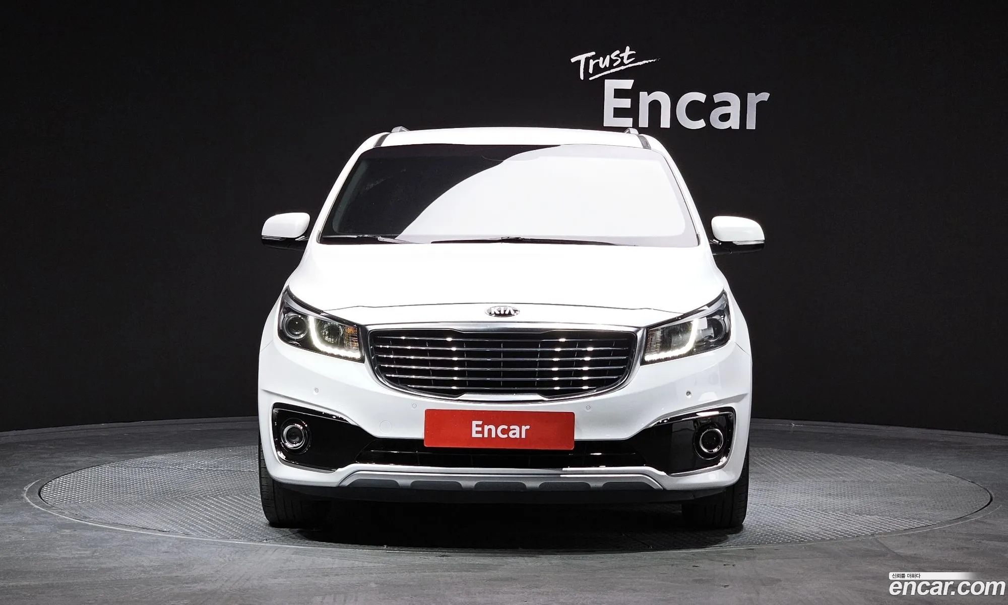 Kia Carnival 9-Seater Prestige 2018 - фотография 12277921