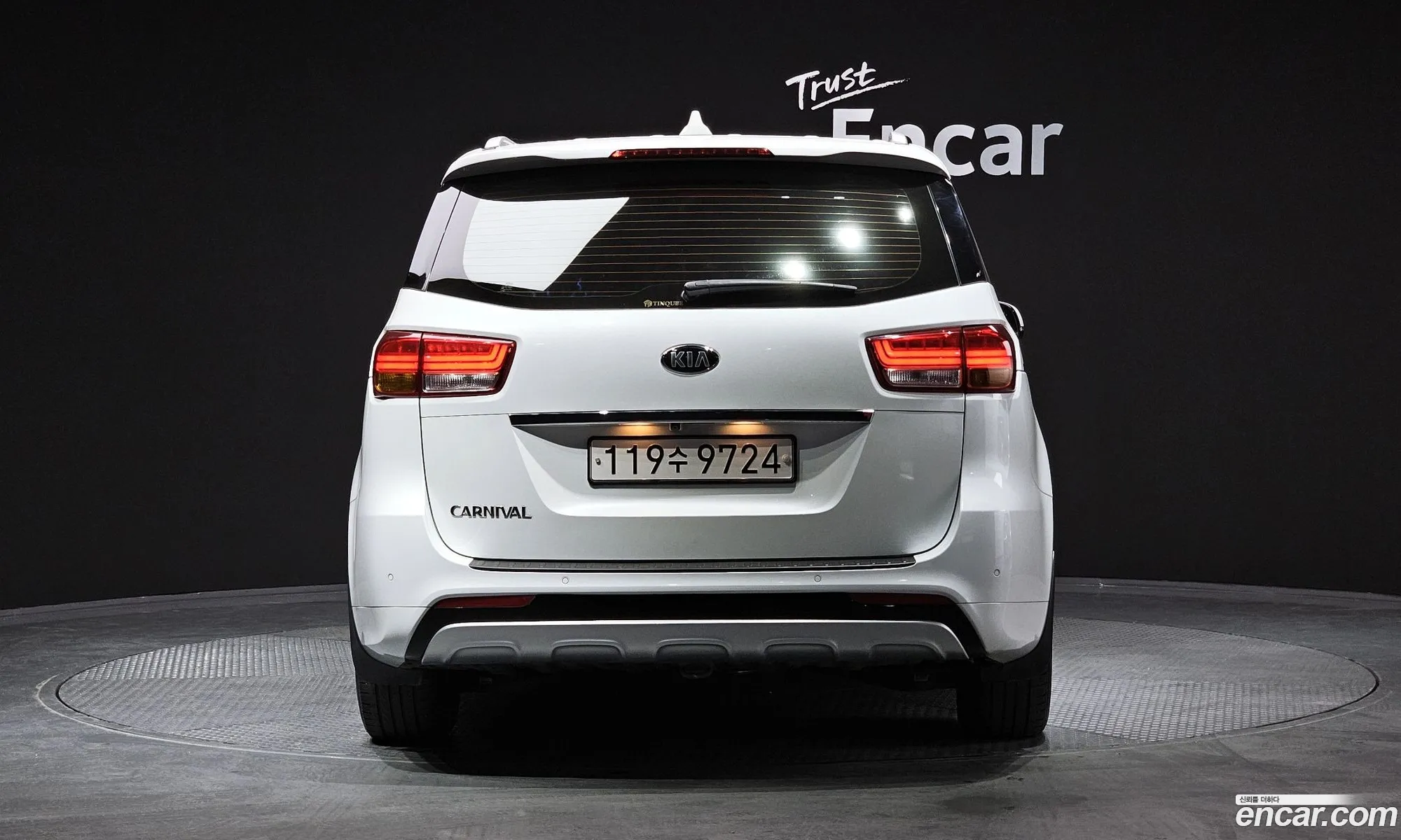 Kia Carnival 9-Seater Prestige 2018 - фотография 12277923
