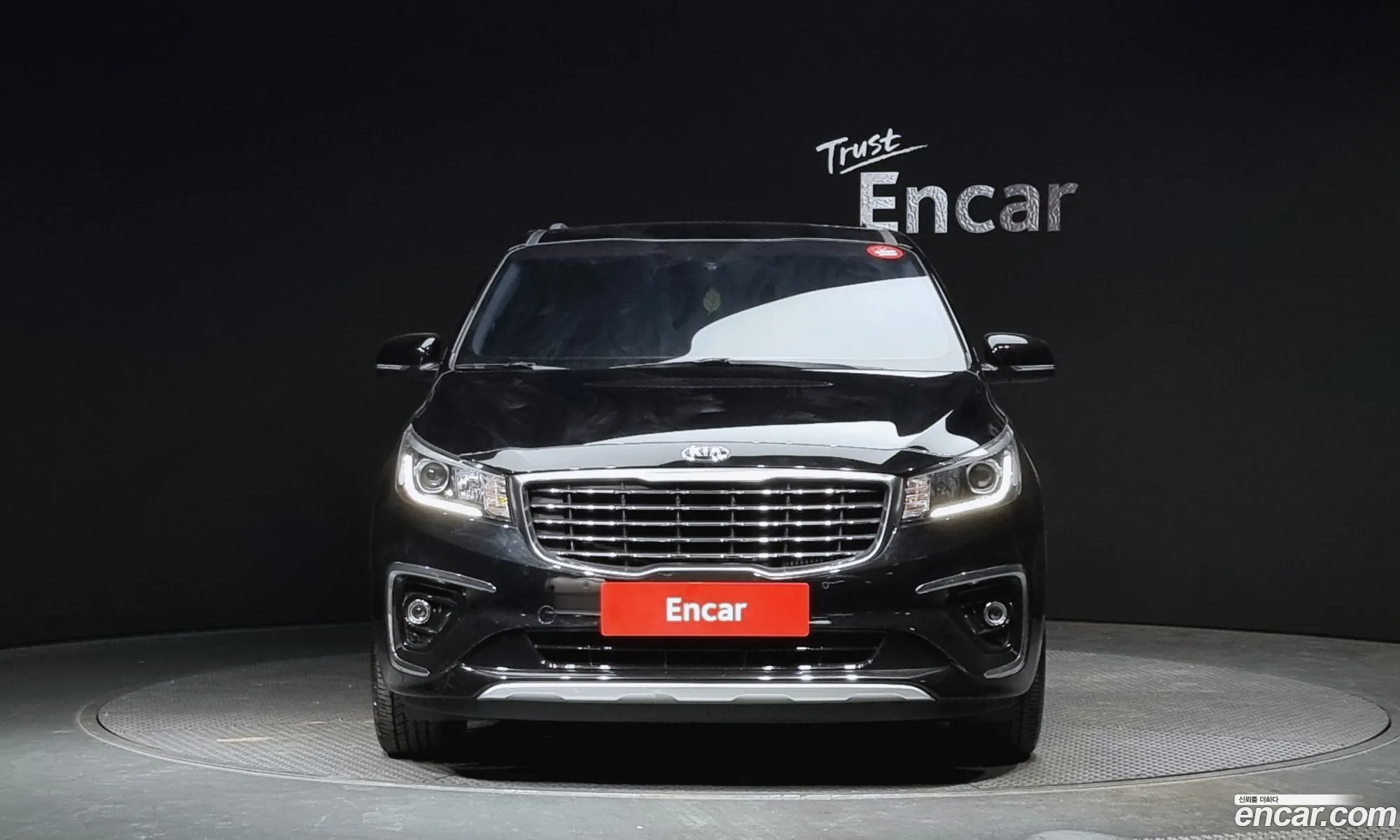 Kia Carnival 9-Seater Luxury 2020 - фотография 14204603