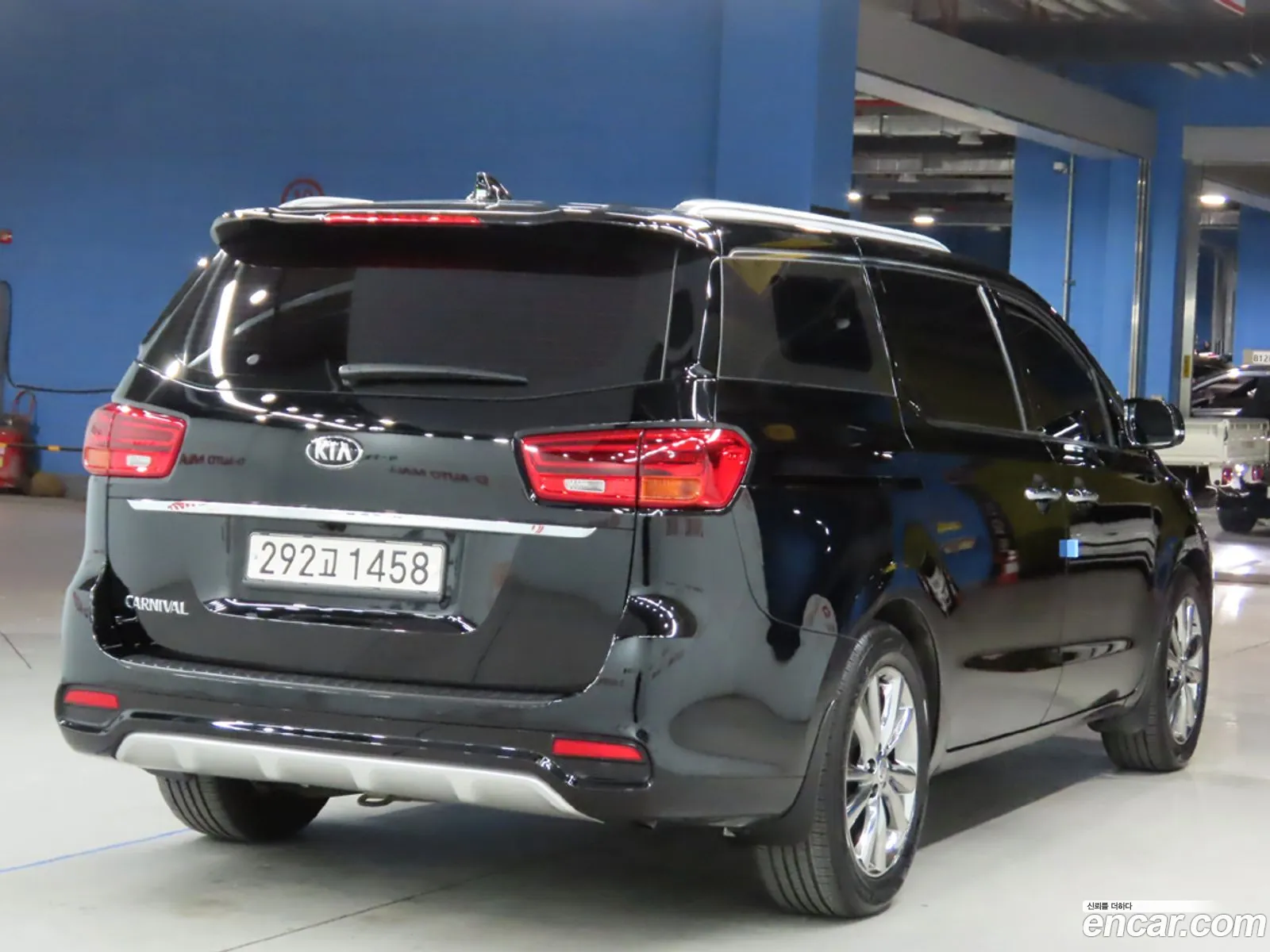 Kia Carnival 9-Seater Prestige 2020 - фотография 16618585