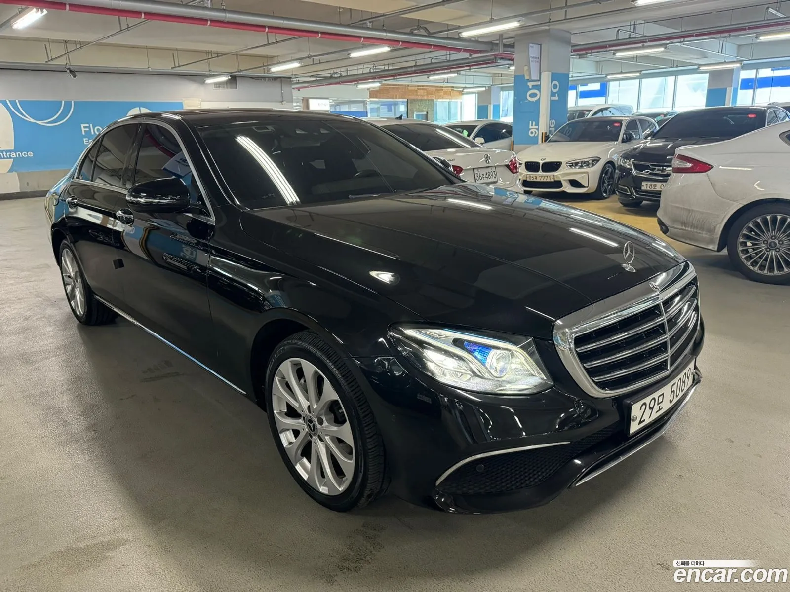 Mercedes-Benz E-Klasse E220D 4Matic Exclusive 2017 - фотография 12692067