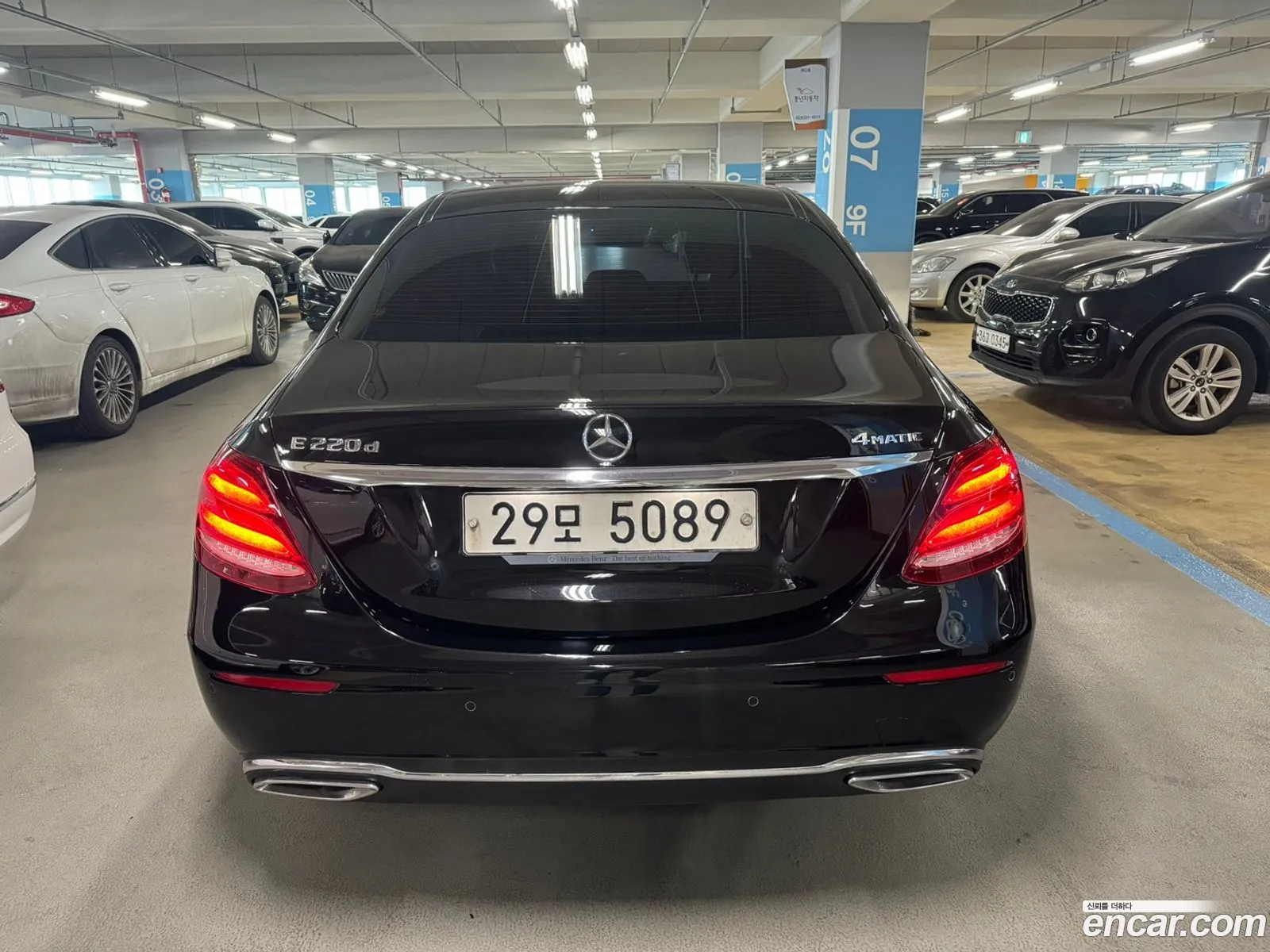 Mercedes-Benz E-Klasse E220D 4Matic Exclusive 2017 - фотография 12692069