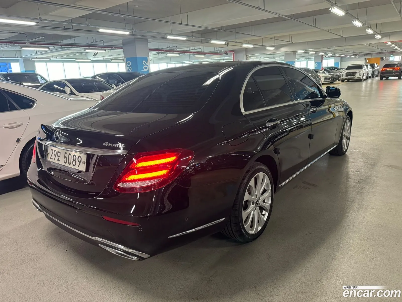 Mercedes-Benz E-Klasse E220D 4Matic Exclusive 2017 - фотография 12692071