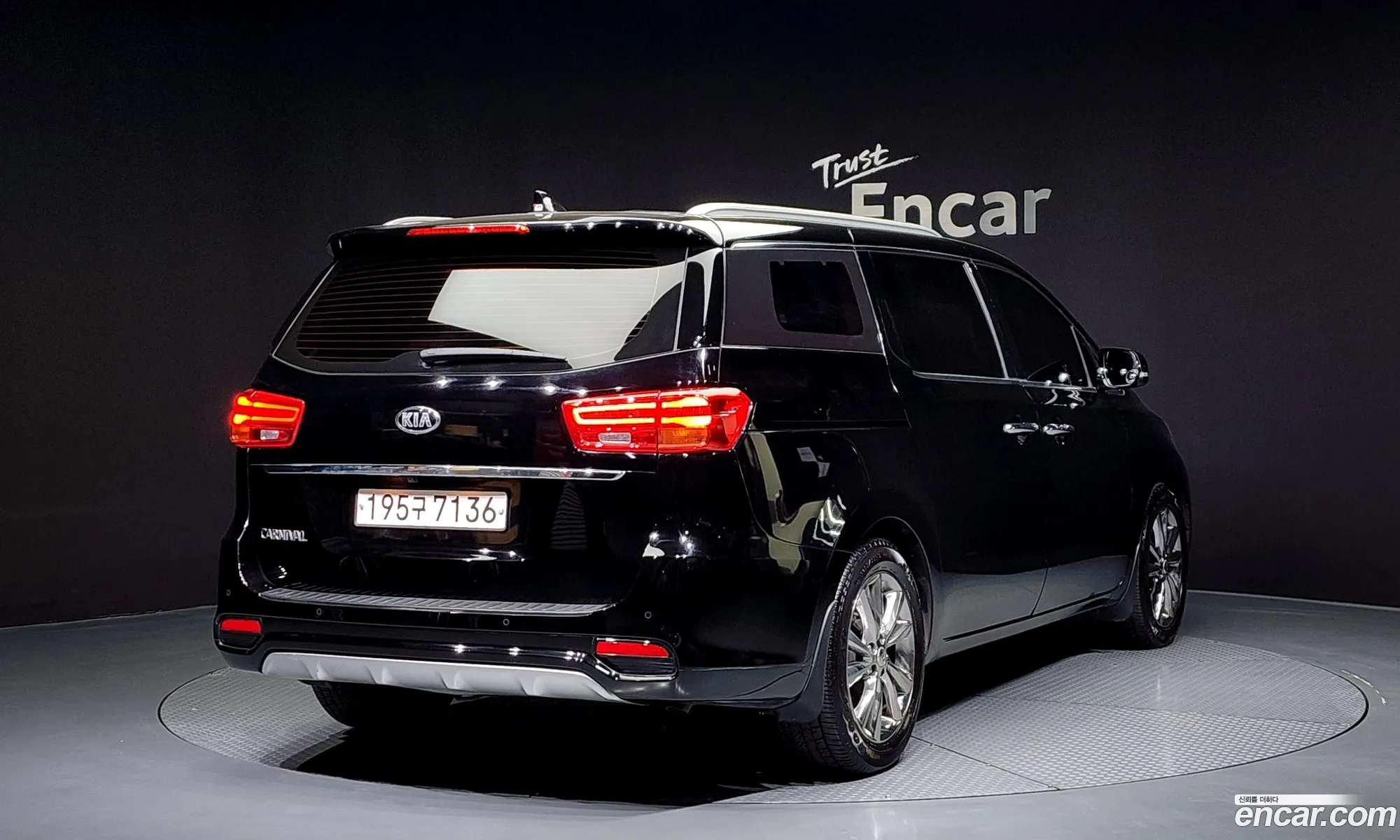 Kia Carnival Iii 9-Seater Prestige 2019 - фотография 12477731