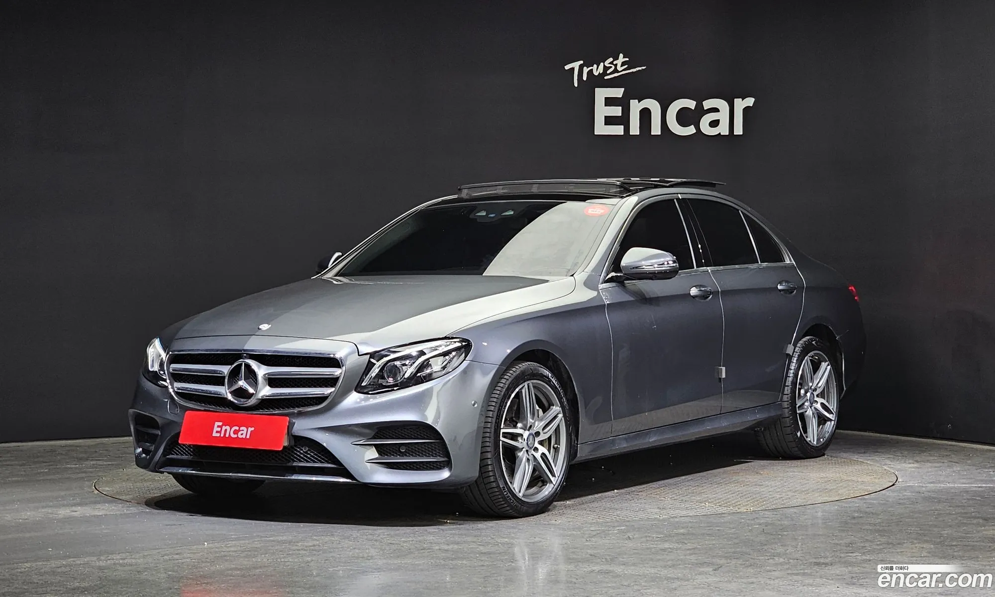 Mercedes-Benz E-Klasse E350D 2017 - фотография 12112500