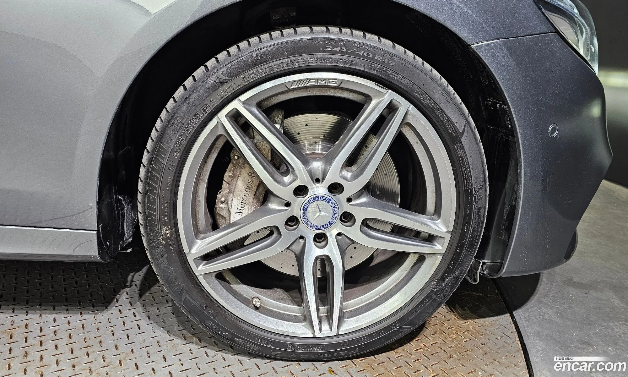 Mercedes-Benz E-Klasse E350D 2017 - фотография 12112504