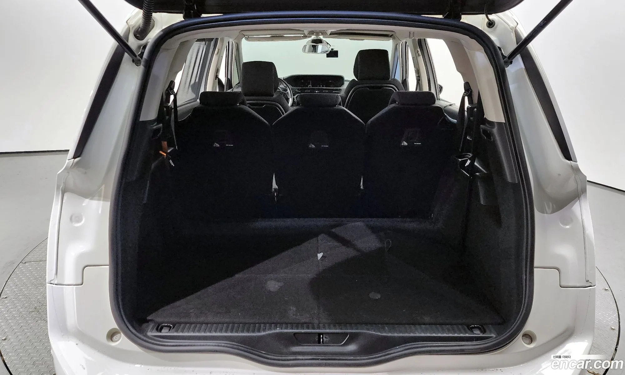Grand C4 Space Tourer 20 Bluehdi Shine - фотография 11085616