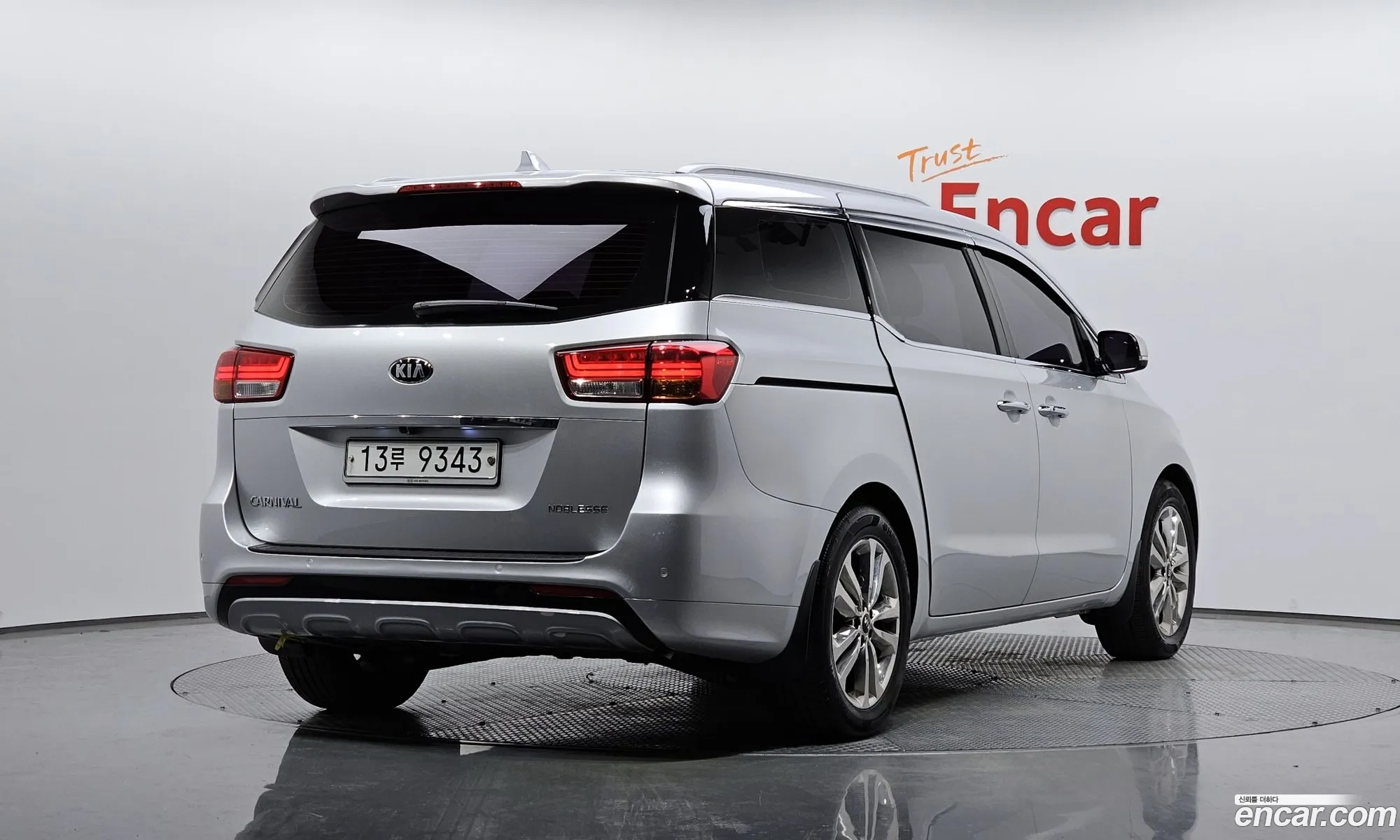 Kia All New Carnival 9-Seater Noblesse - фотография 11201506