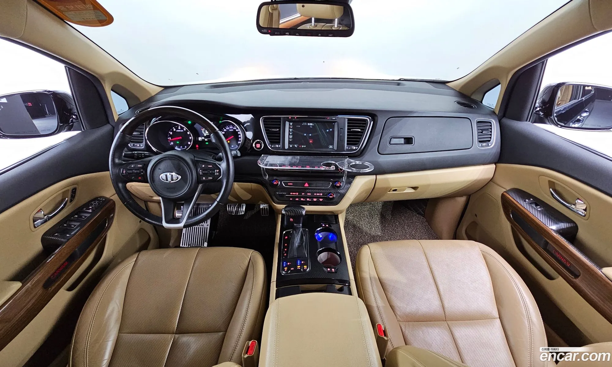 Kia Carnival Gasoline 9-Seater High Limousine 2017 - фотография 13121340
