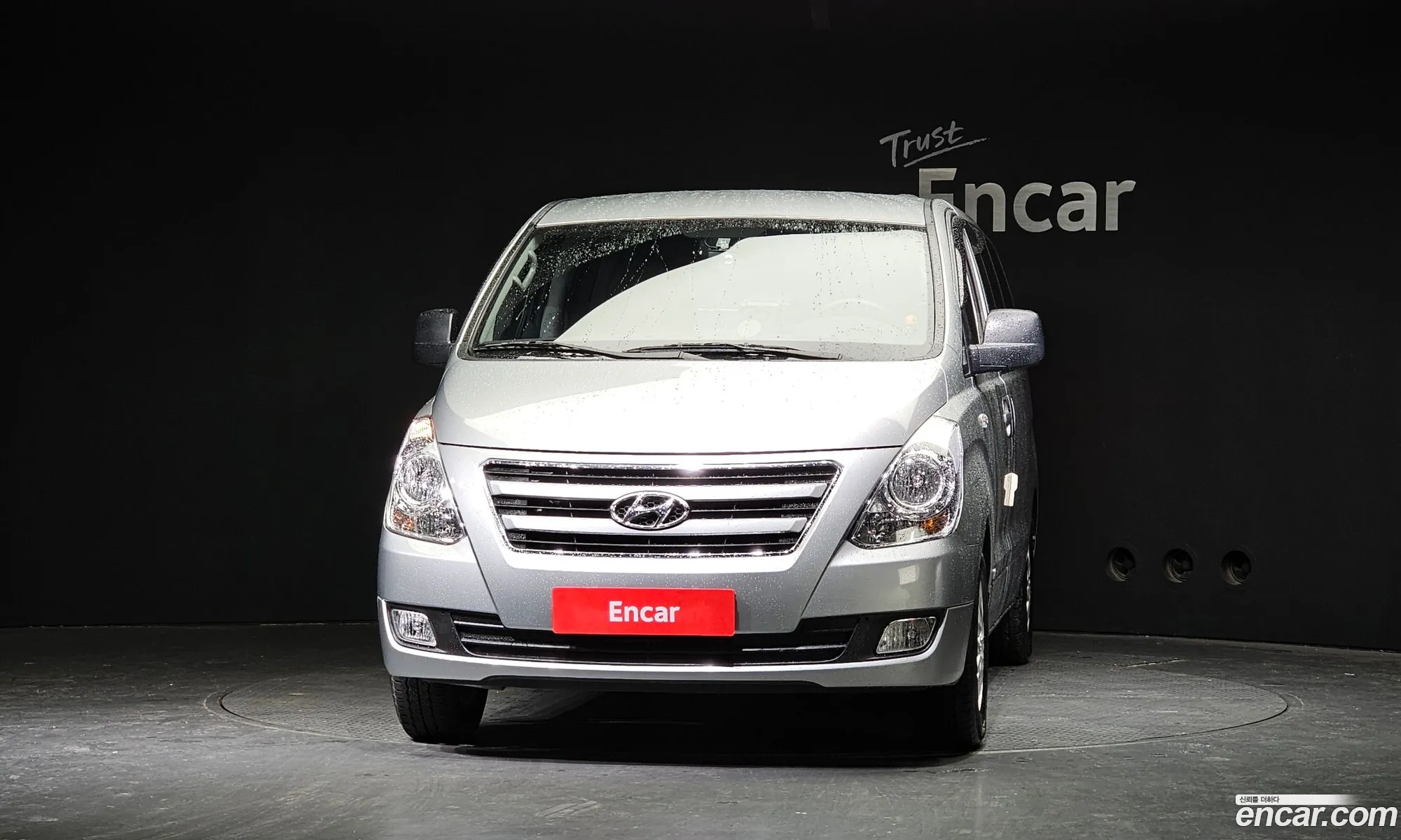 Hyundai Grand Starex 5-Seater Van Modern - фотография 12008765