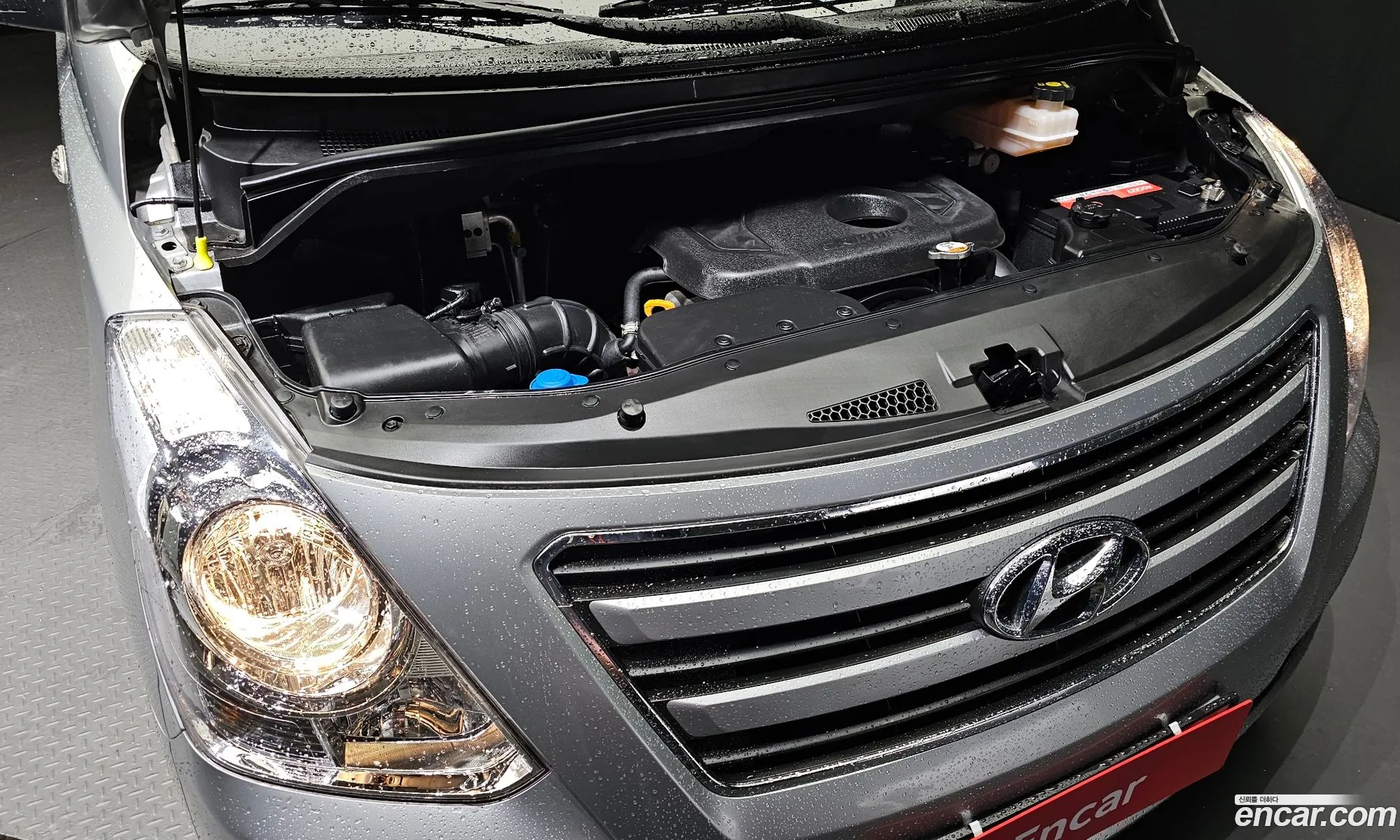 Hyundai Grand Starex 5-Seater Van Modern - фотография 12008768