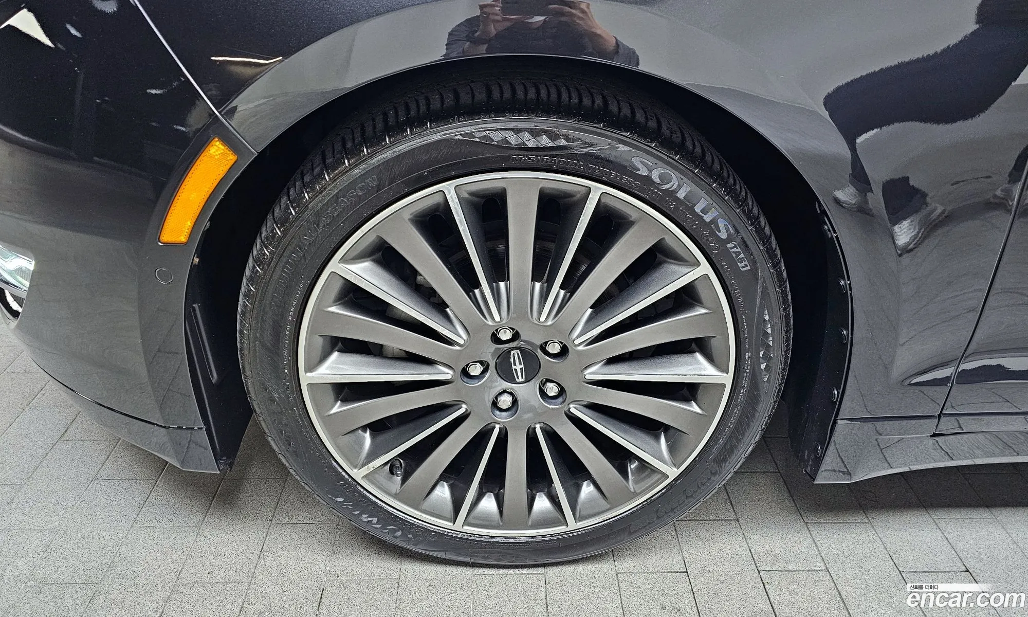 Lincoln Mkz Ii Hybrid 2015 - фотография 3739535