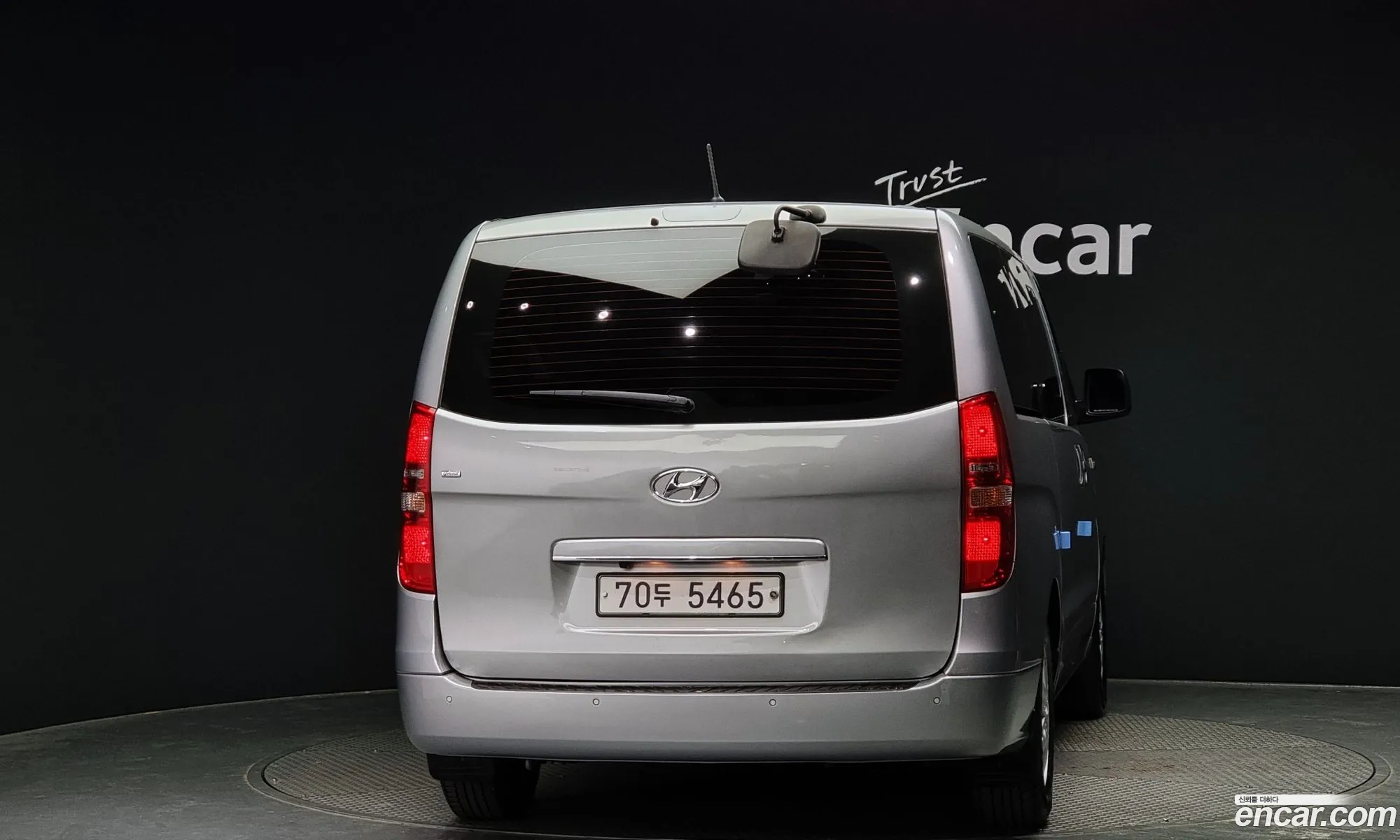Hyundai Starex 12-Seater Wagon 2017 - фотография 11881923