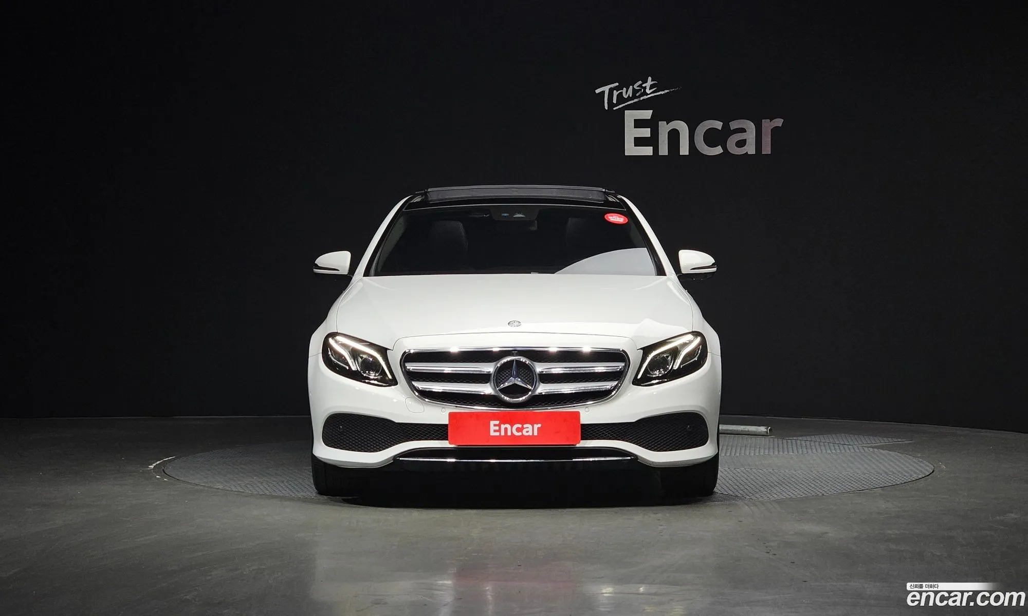 Mercedes-Benz E-Klasse E300 Avantgarde 2017 - фотография 12470319