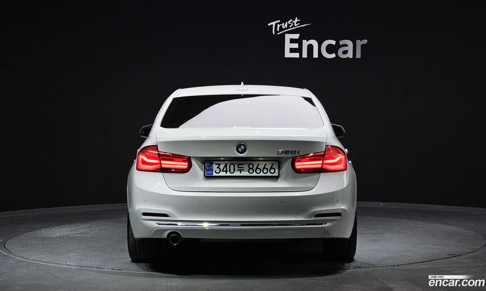 BMW 3Er 320I Luxury 2018 - фотография 12187572