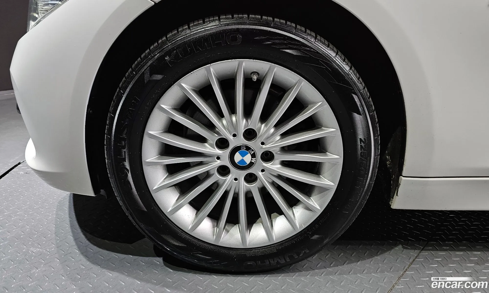 BMW 3Er 320I Luxury 2018 - фотография 12187573