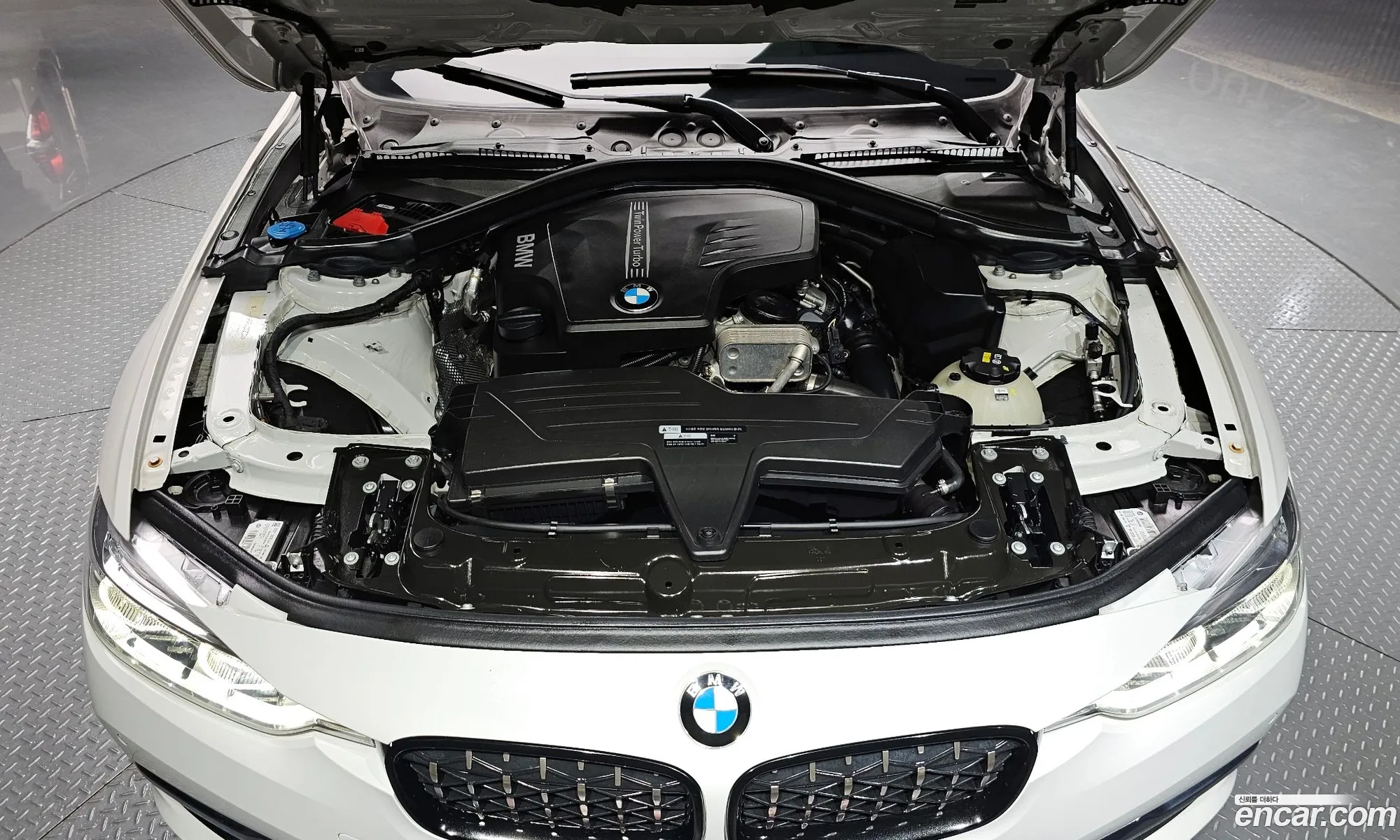 BMW 3Er 320I Luxury 2018 - фотография 12187574