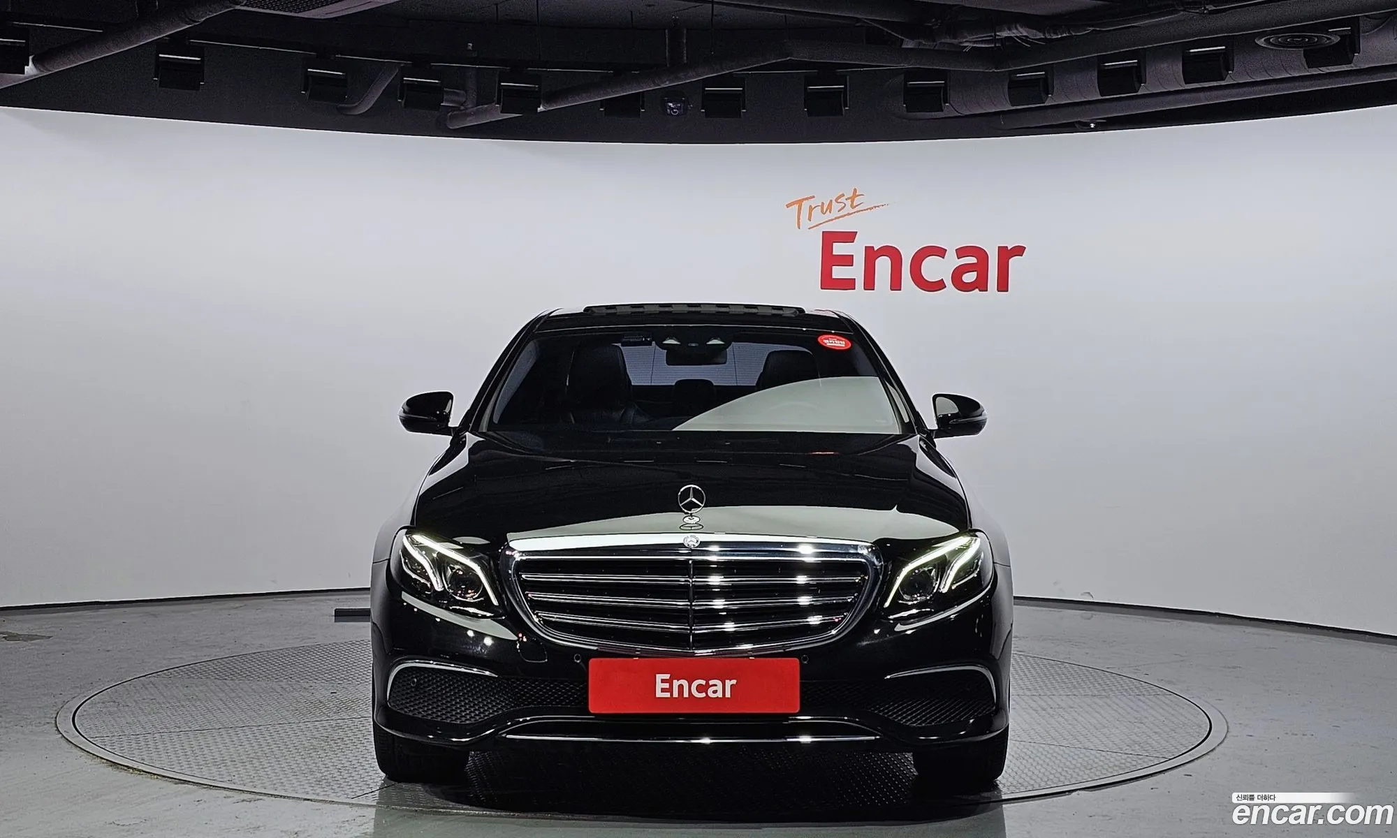 Mercedes-Benz E-Klasse E220D Exclusive 2017 - фотография 12112539