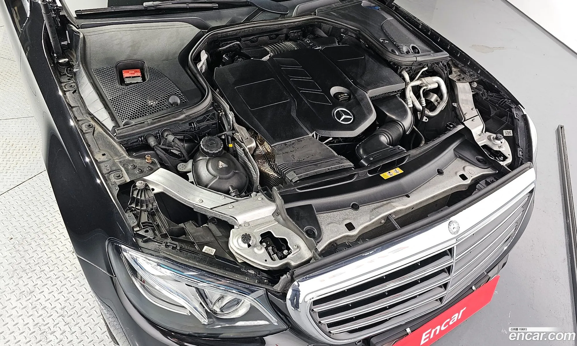 Mercedes-Benz E-Klasse E220D Exclusive 2017 - фотография 12112542