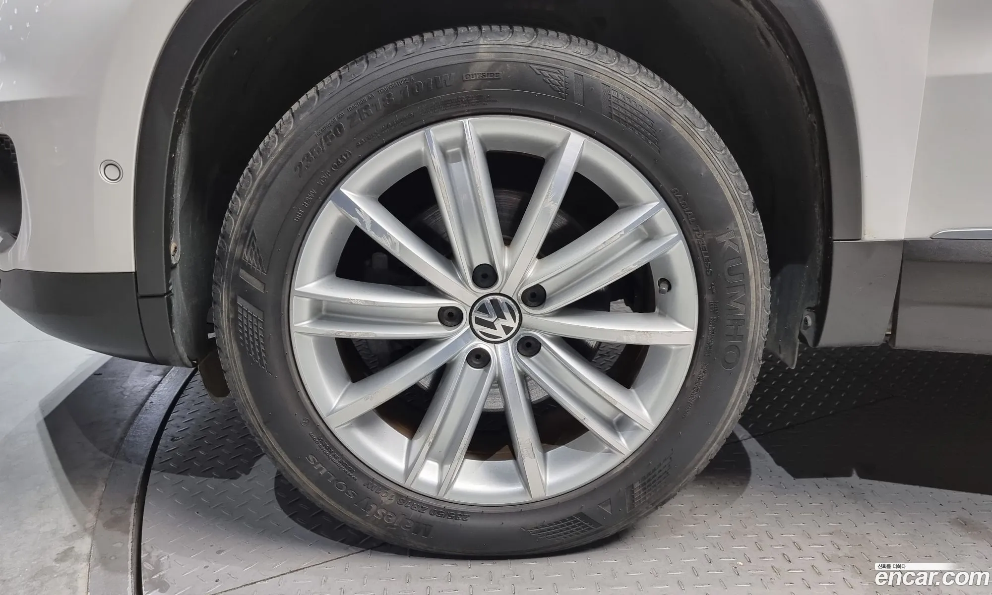Volkswagen New Tiguan 20 Tdi Premium 5N - фотография 4869345
