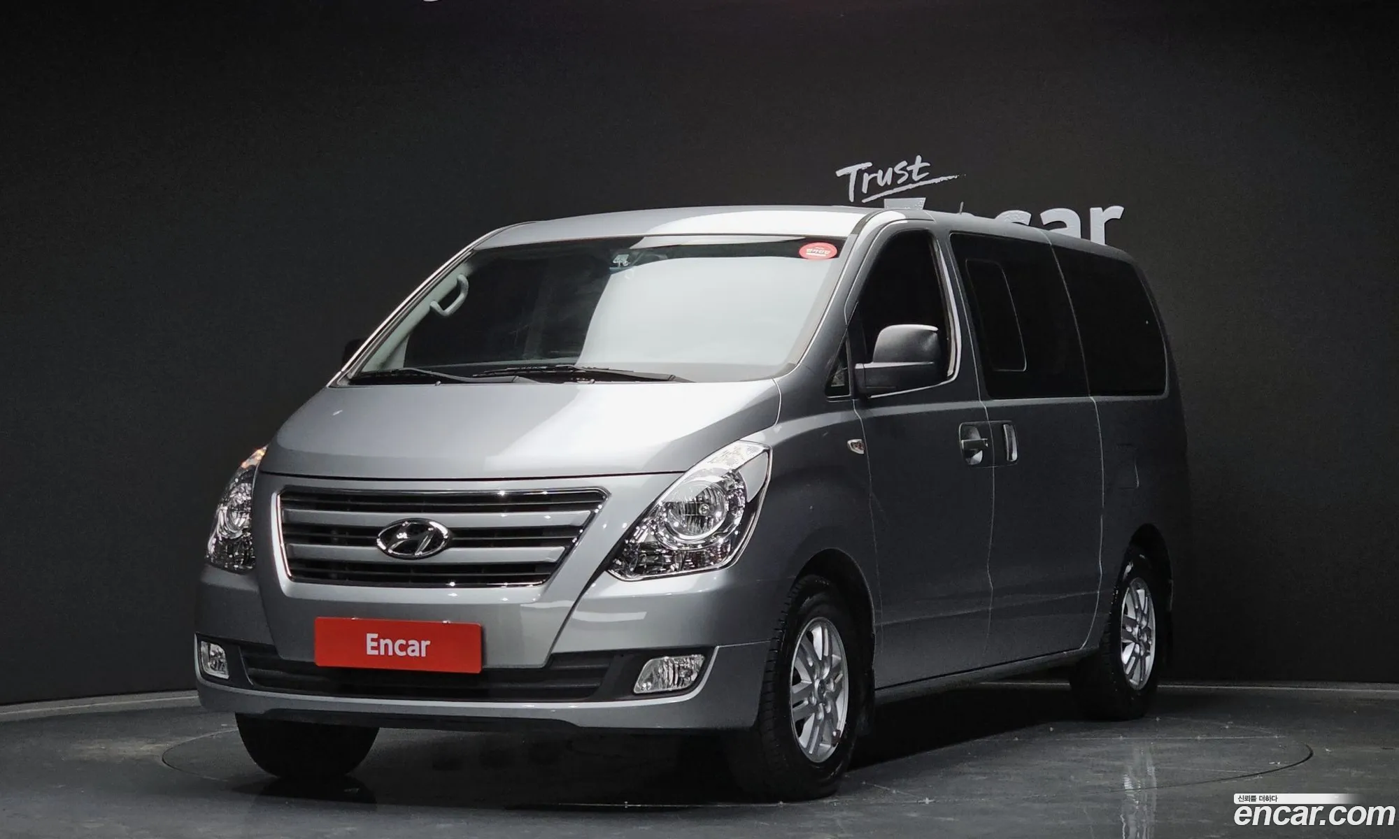 Hyundai Starex 12-Seater Wagon 2017 - фотография 18499068