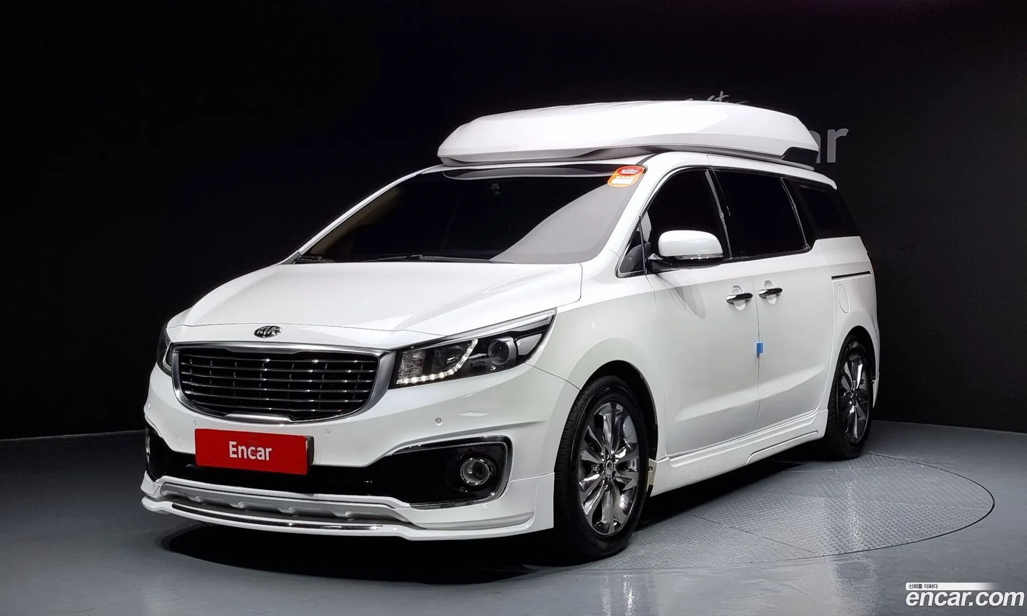 Kia Carnival 9-Seater High Limousine 2017 - фотография 18589023