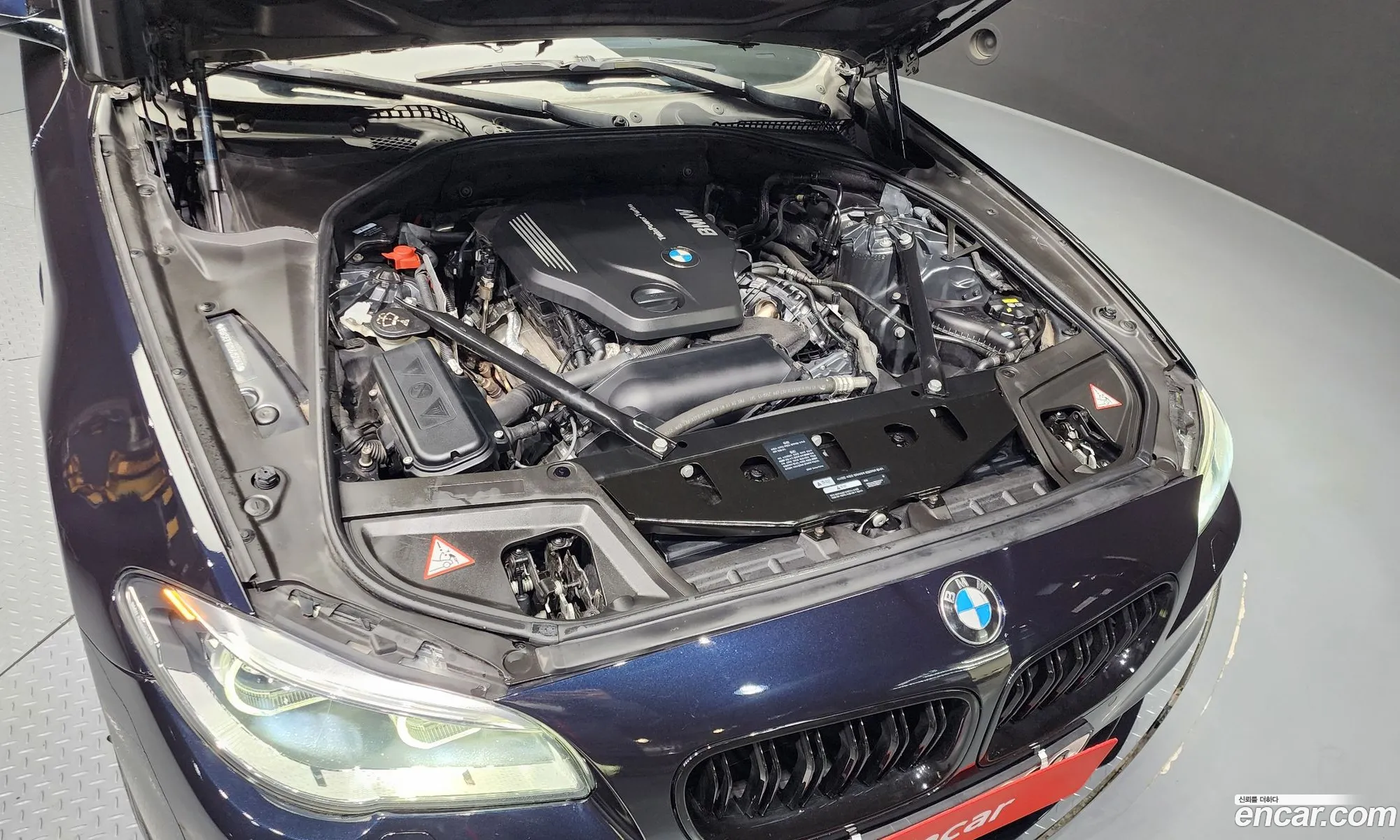 BMW 5 Series F10 520D xDrive M Aerodynamics - фотография 12543944