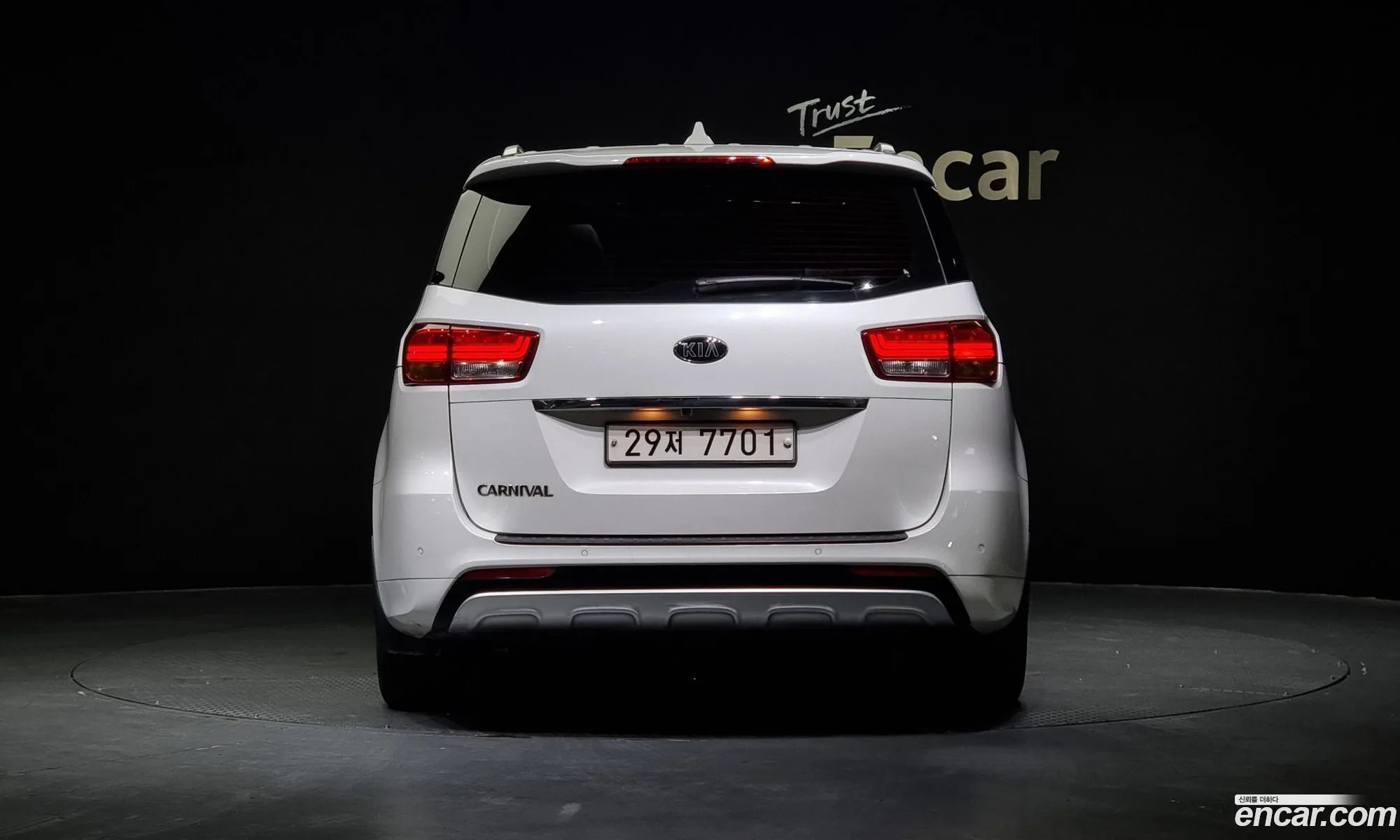 Kia All New Carnival 9-Seater Noblesse - фотография 11103457
