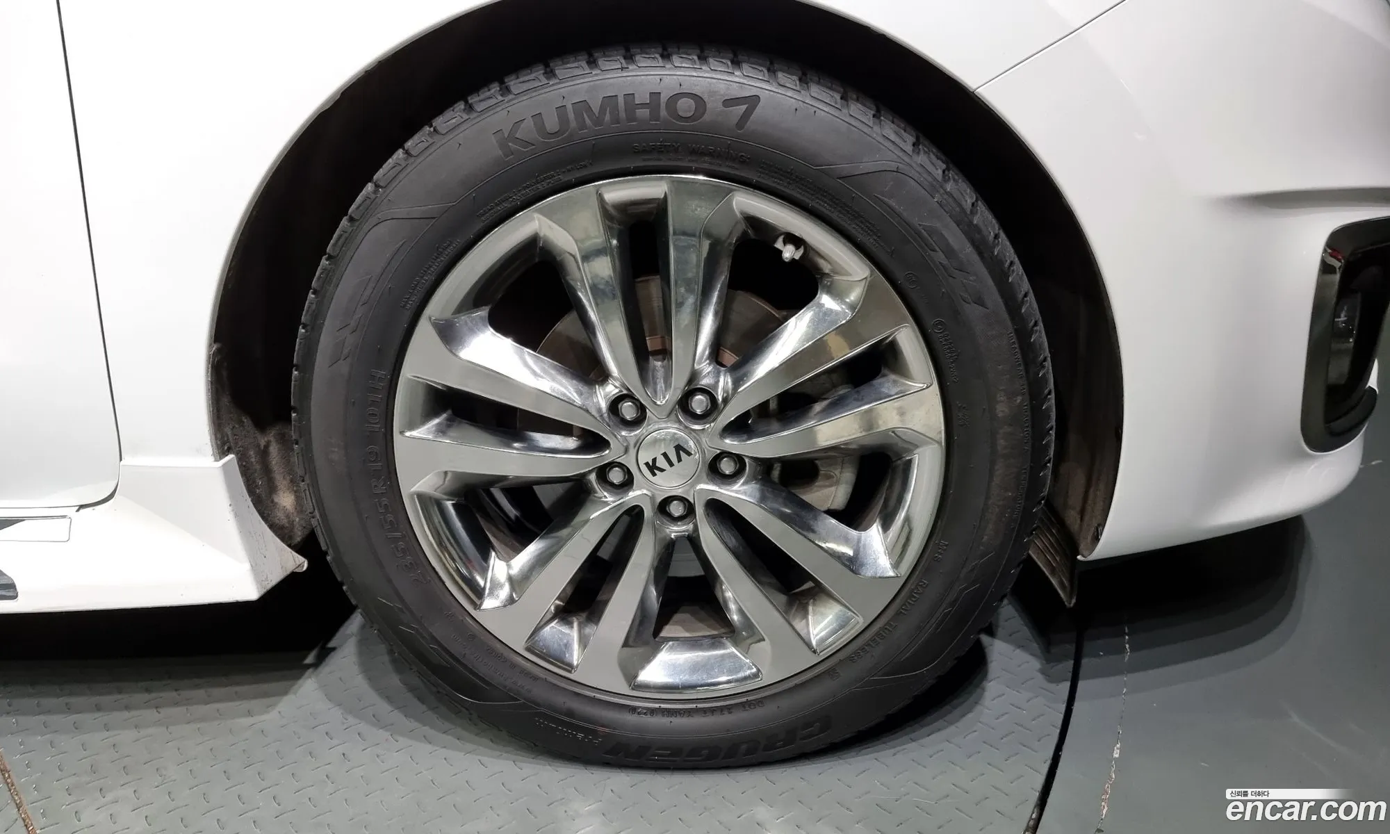 Kia All New Carnival 9-Seater Noblesse - фотография 11103458