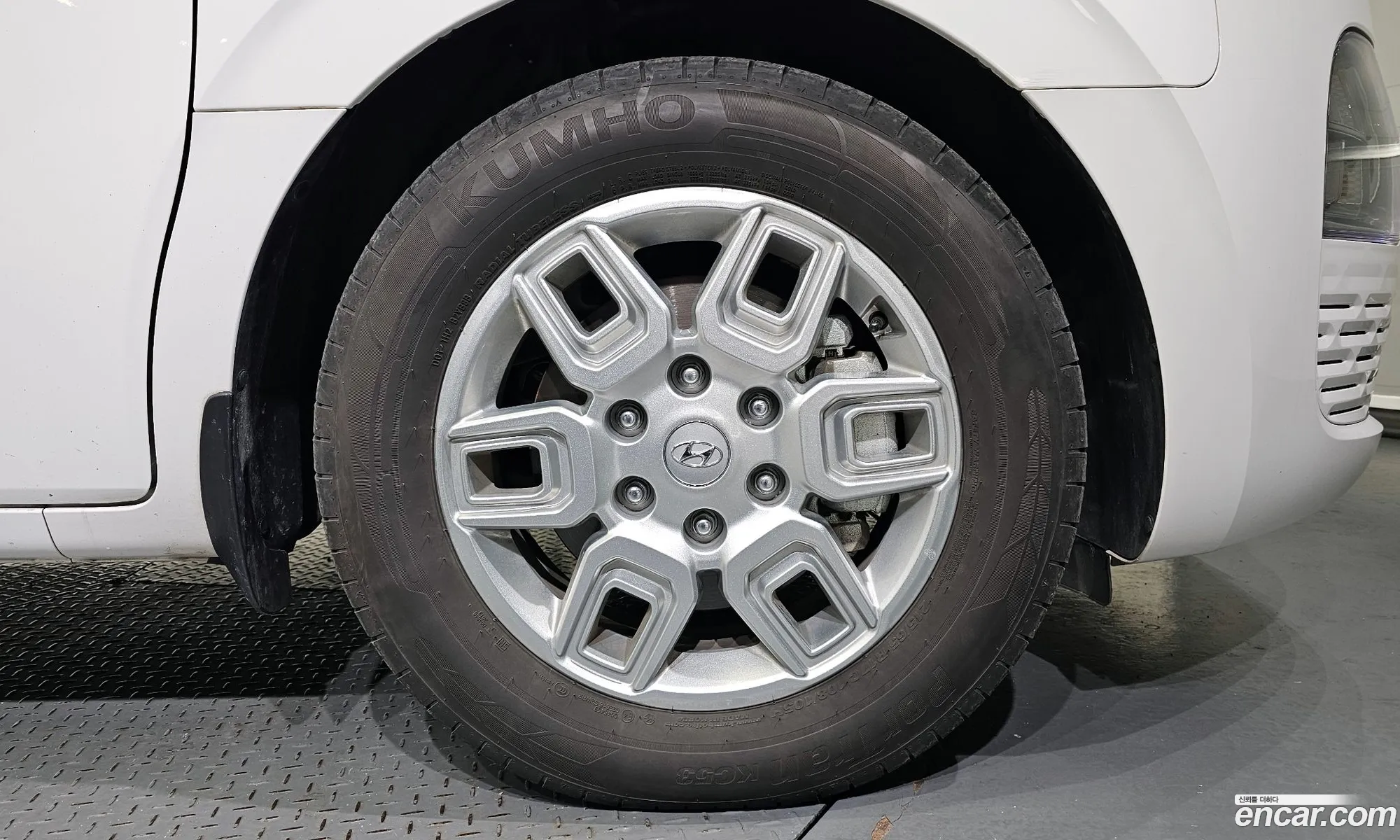 Hyundai Staria Cargo 5-Seater 2023 - фотография 11802506