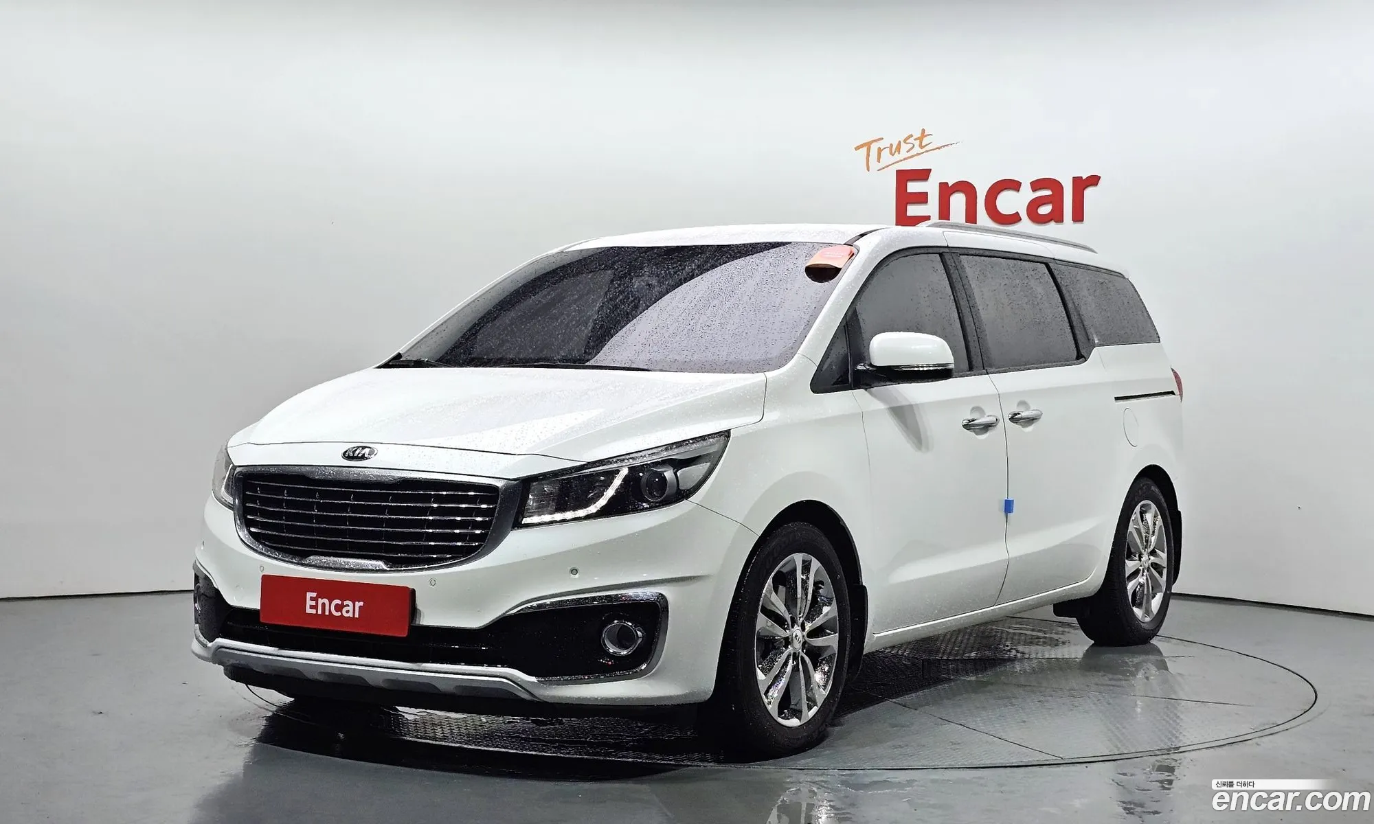 Kia Carnival 9-Seater Prestige 2016 - фотография 15975997