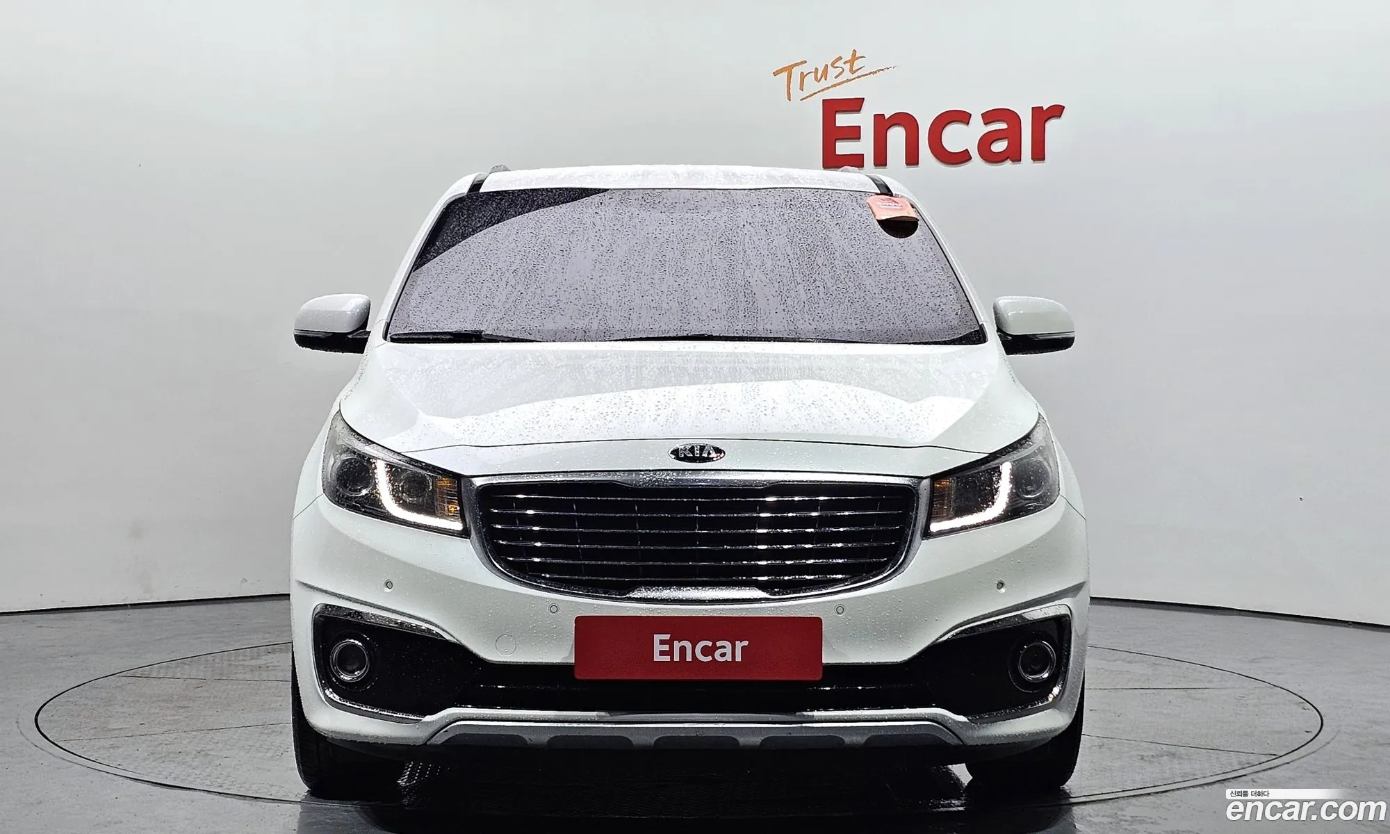 Kia Carnival 9-Seater Prestige 2016 - фотография 15976000