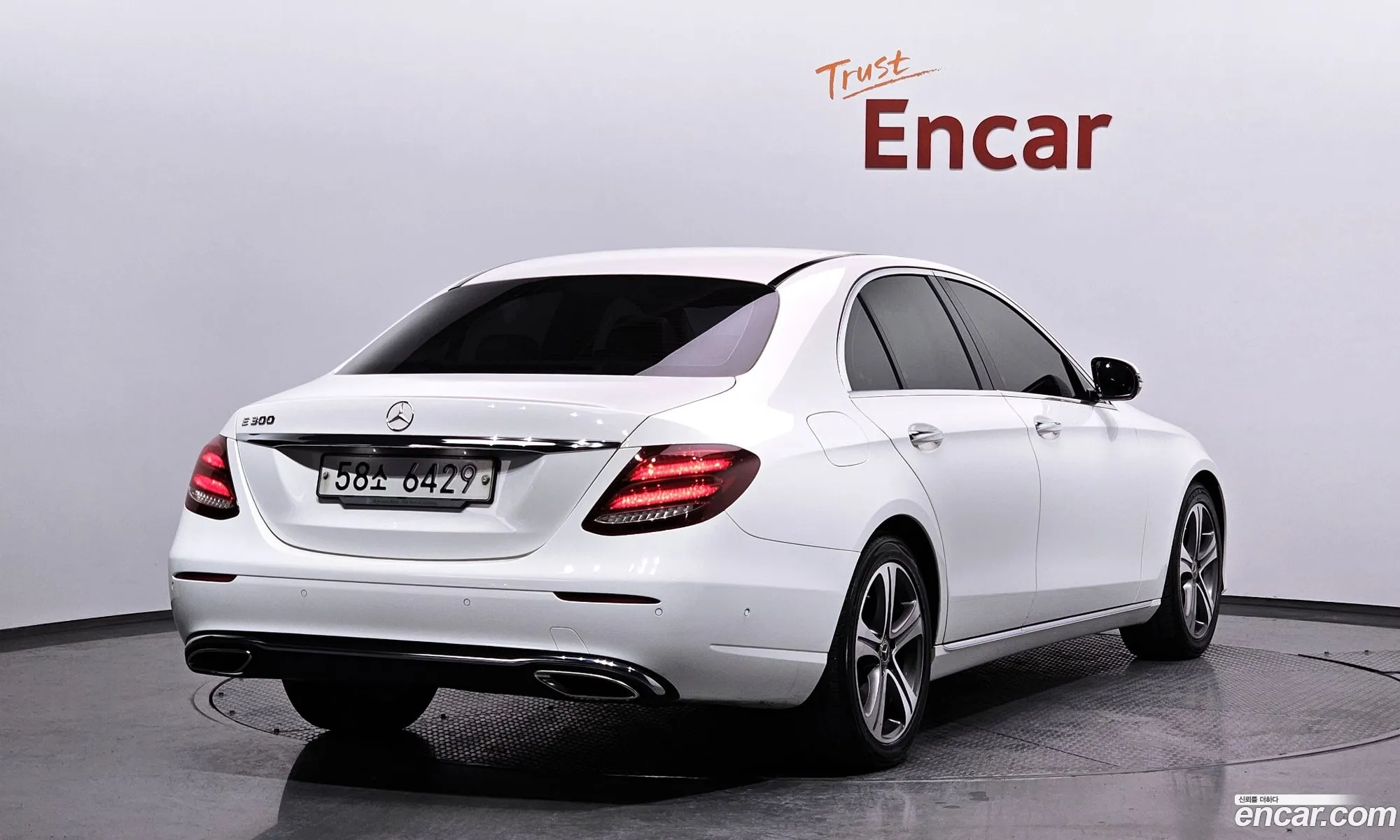 Mercedes-Benz E-Klasse V W213 S213 C238 E300 Avantgarde 2019 - фотография 12297446