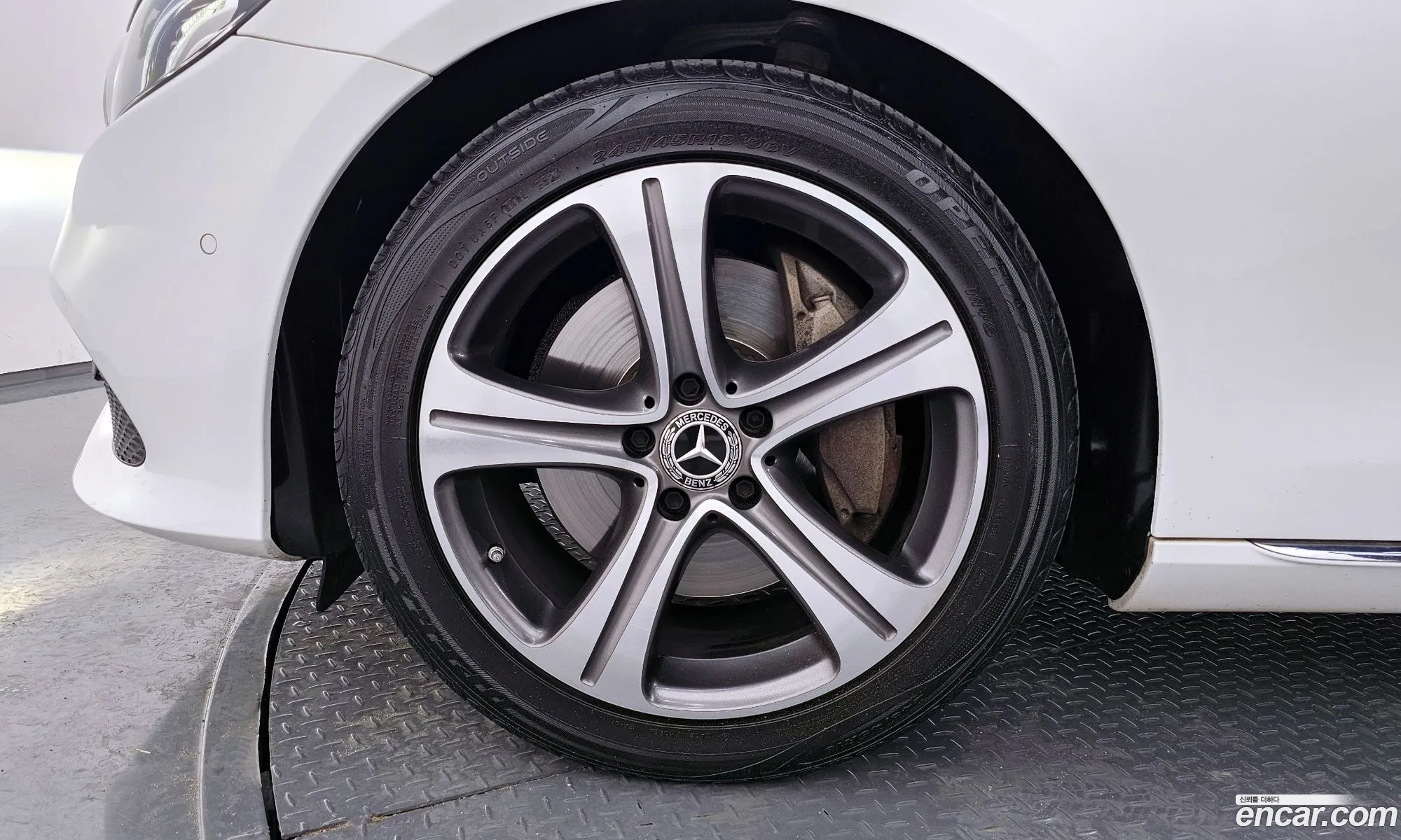 Mercedes-Benz E-Klasse V W213 S213 C238 E300 Avantgarde 2019 - фотография 12297449
