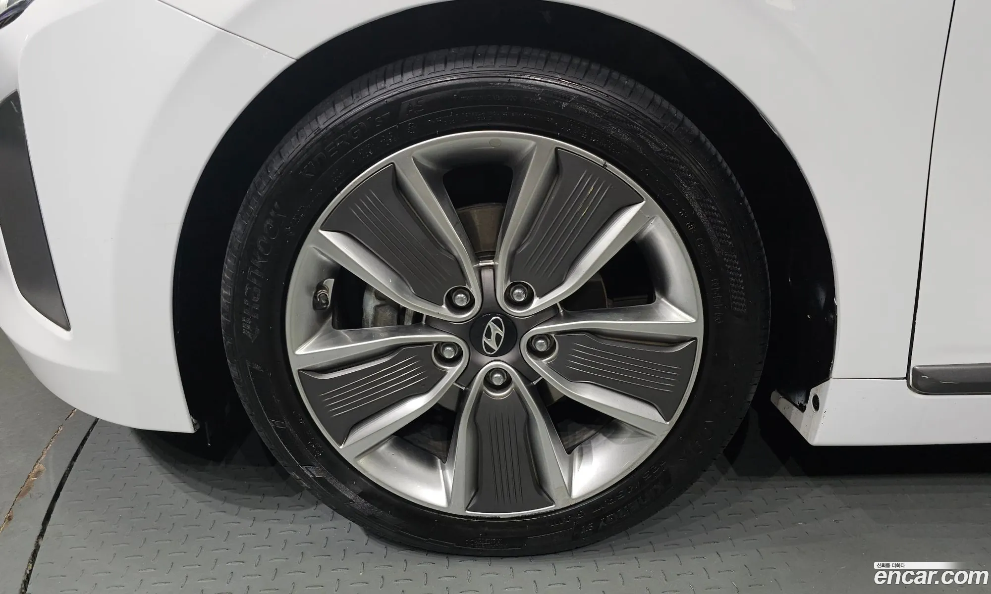 Hyundai Ioniq Ioniq Q 2016 - фотография 11953088