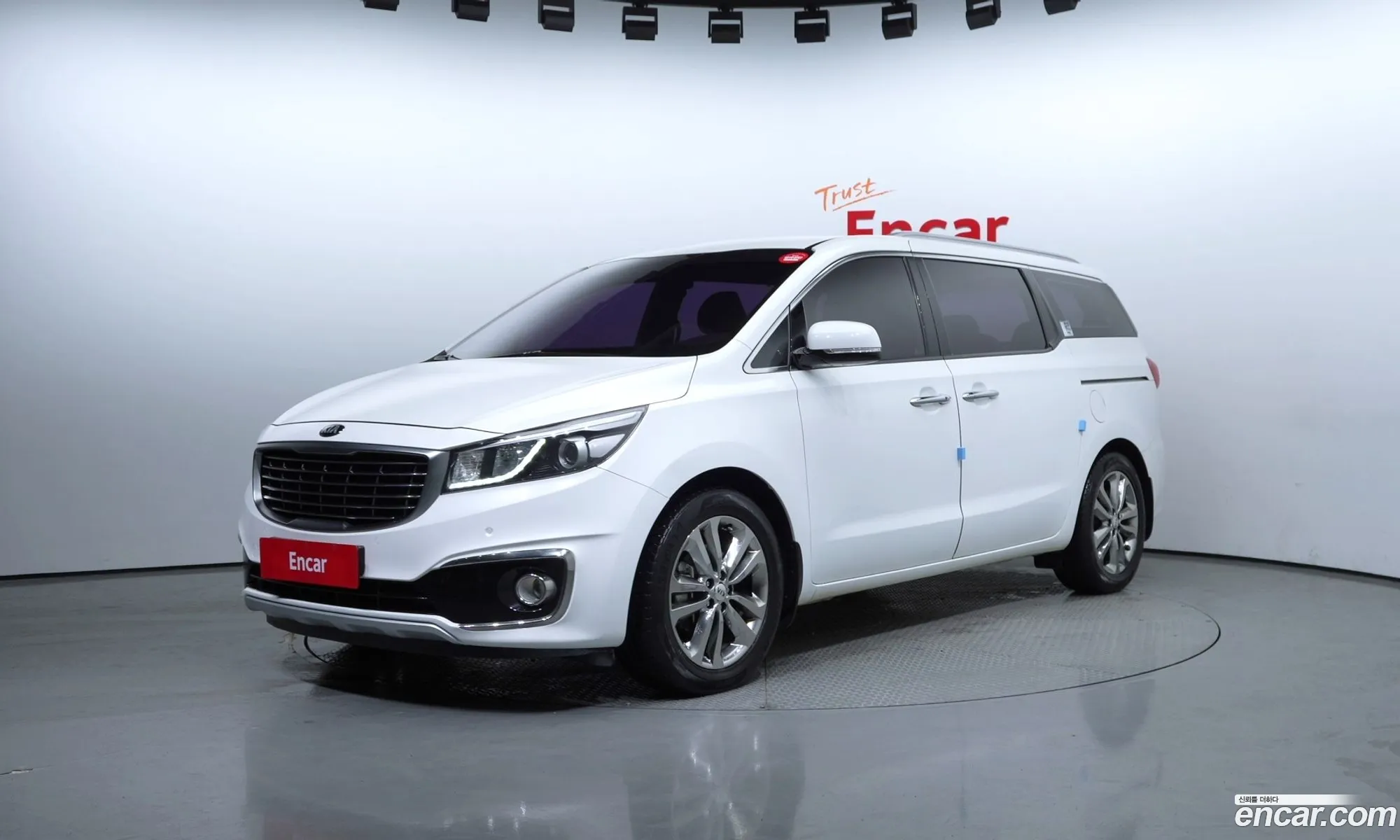 Kia Carnival 9-Seater Prestige 2017 - фотография 15698760