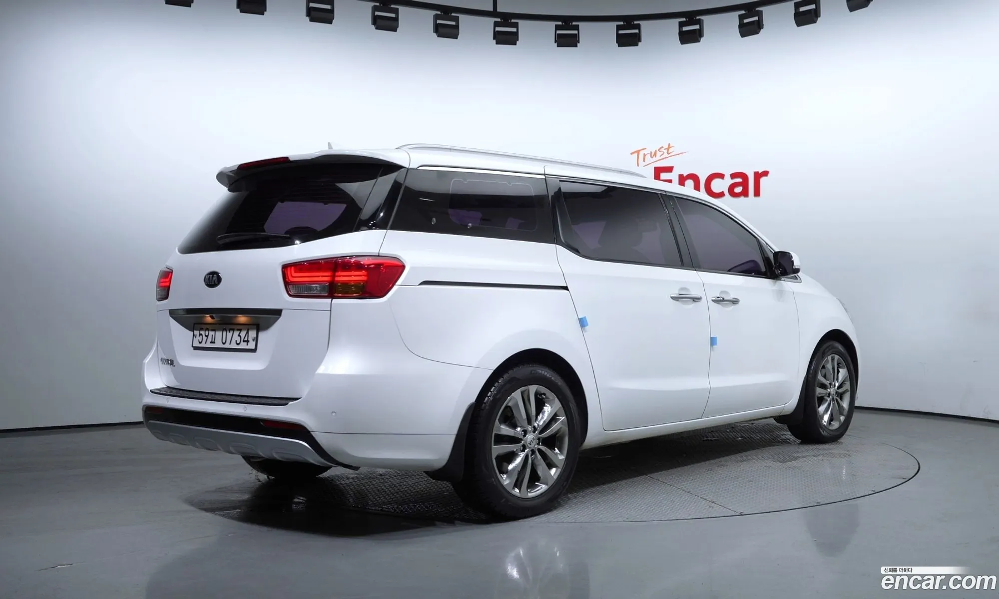 Kia Carnival 9-Seater Prestige 2017 - фотография 15698761