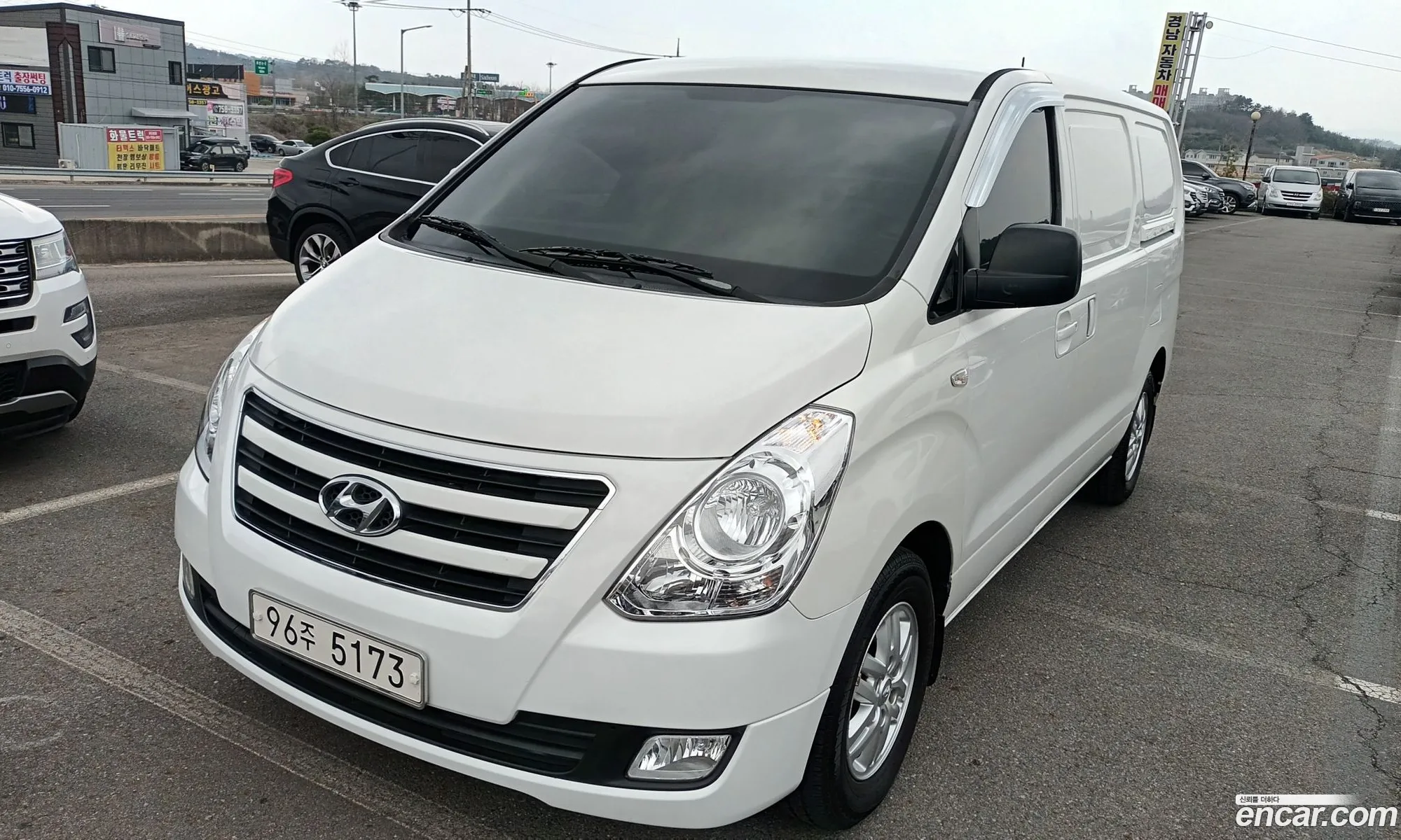 Hyundai Starex 3-Seater Van 2015 - фотография 14332780