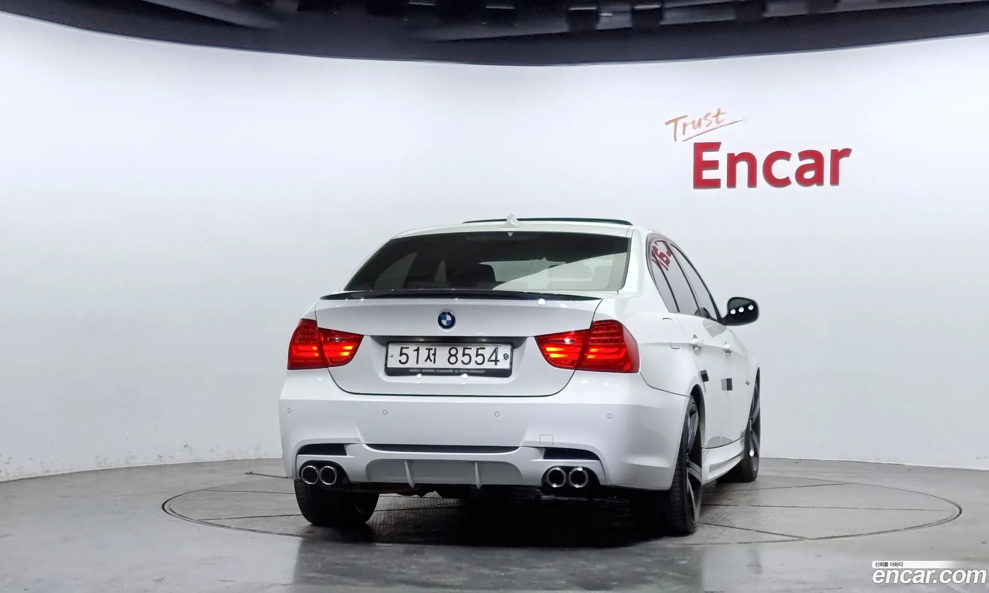 BMW 3Er 320D Sedan Black And White 2011 - фотография 18486570